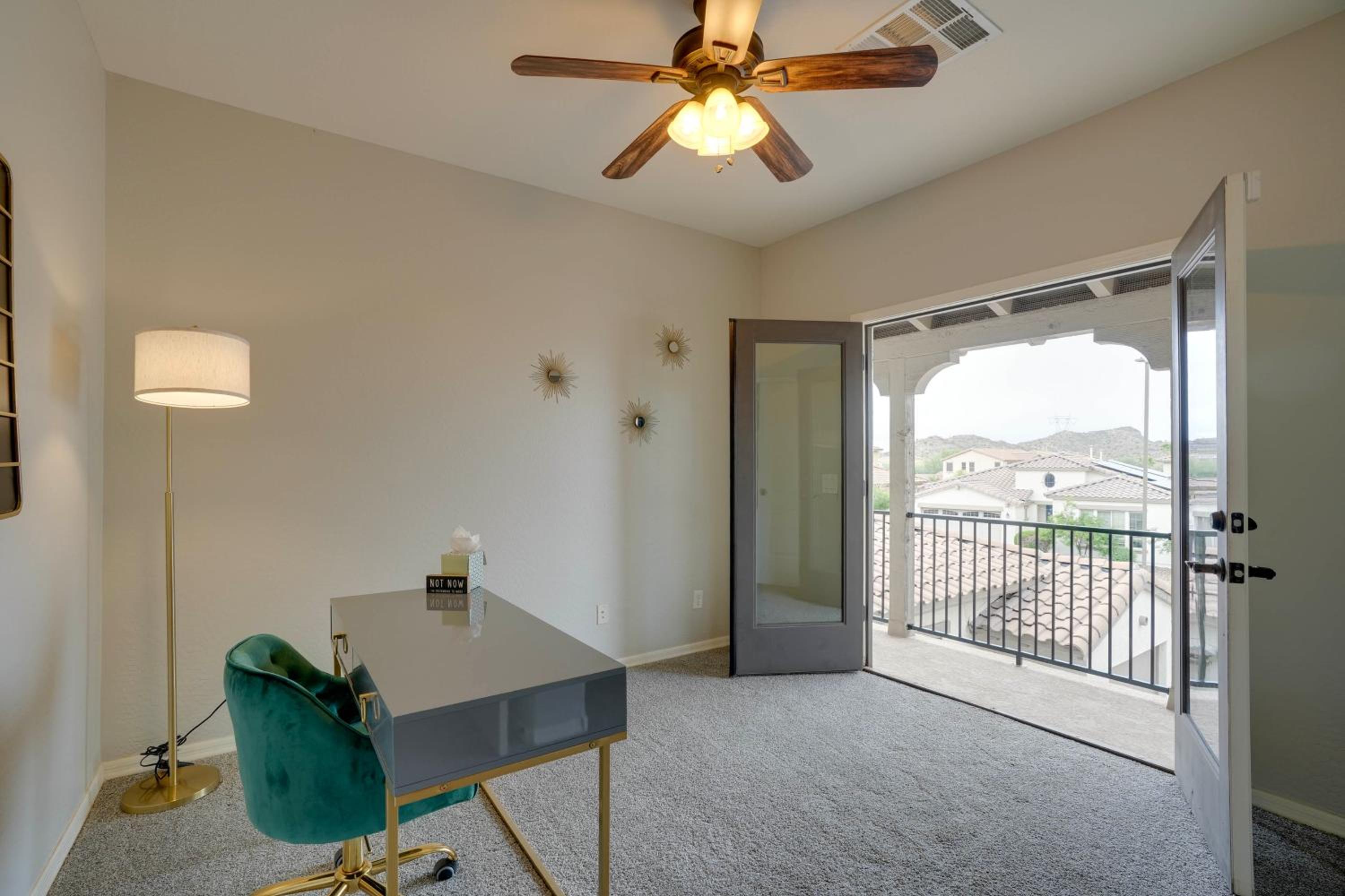 Pool, Views and Ample Space! Sunny Goodyear Retreat