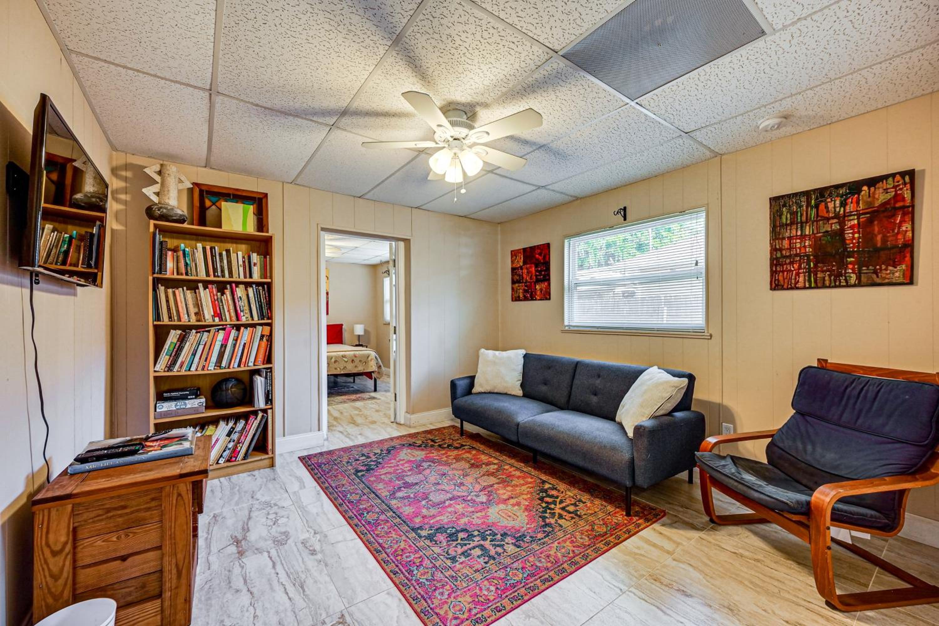 Pet Friendly! Sunny Getaway 3 Mi to Barefoot Beach