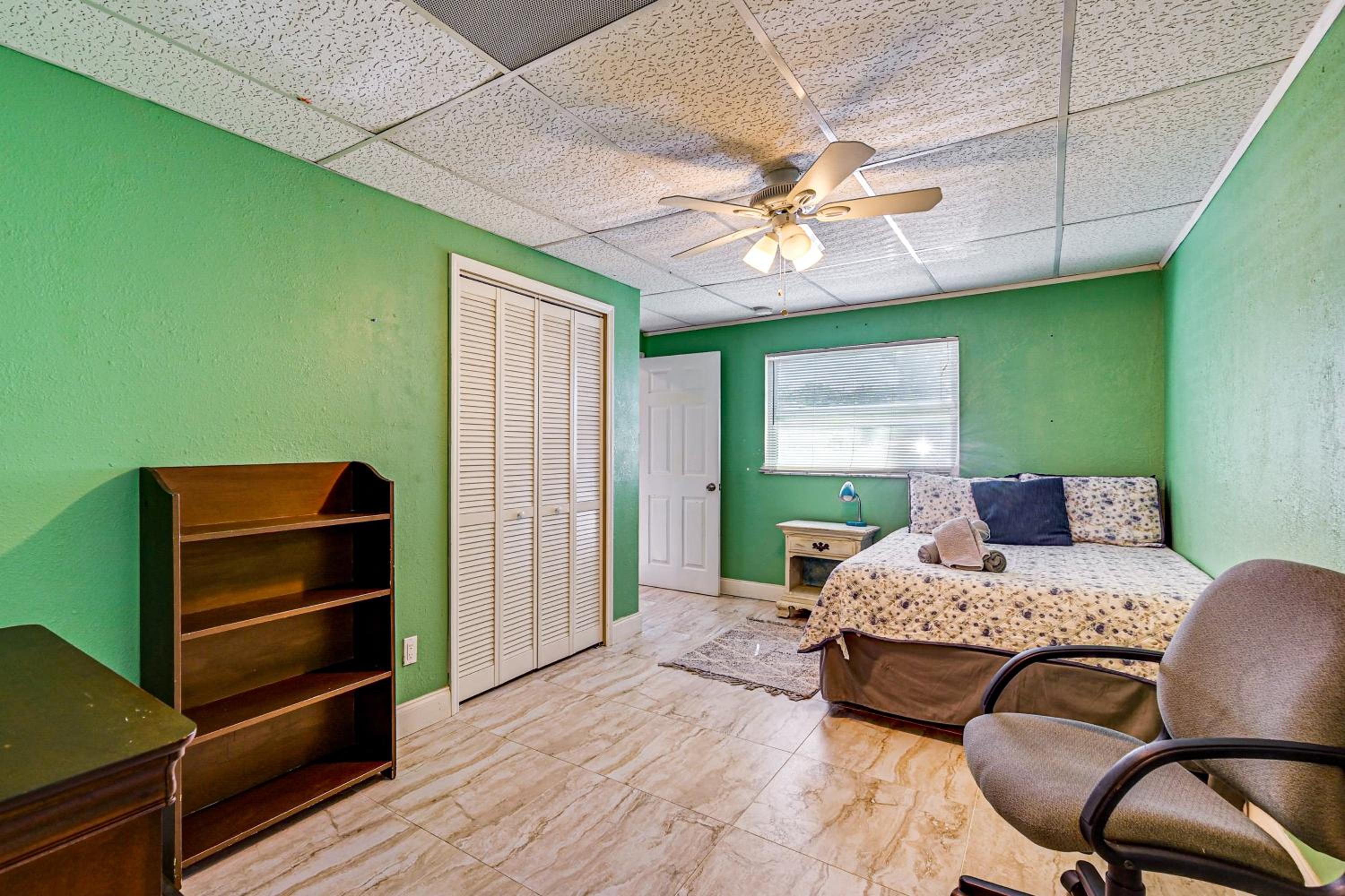 Pet Friendly! Sunny Getaway 3 Mi to Barefoot Beach