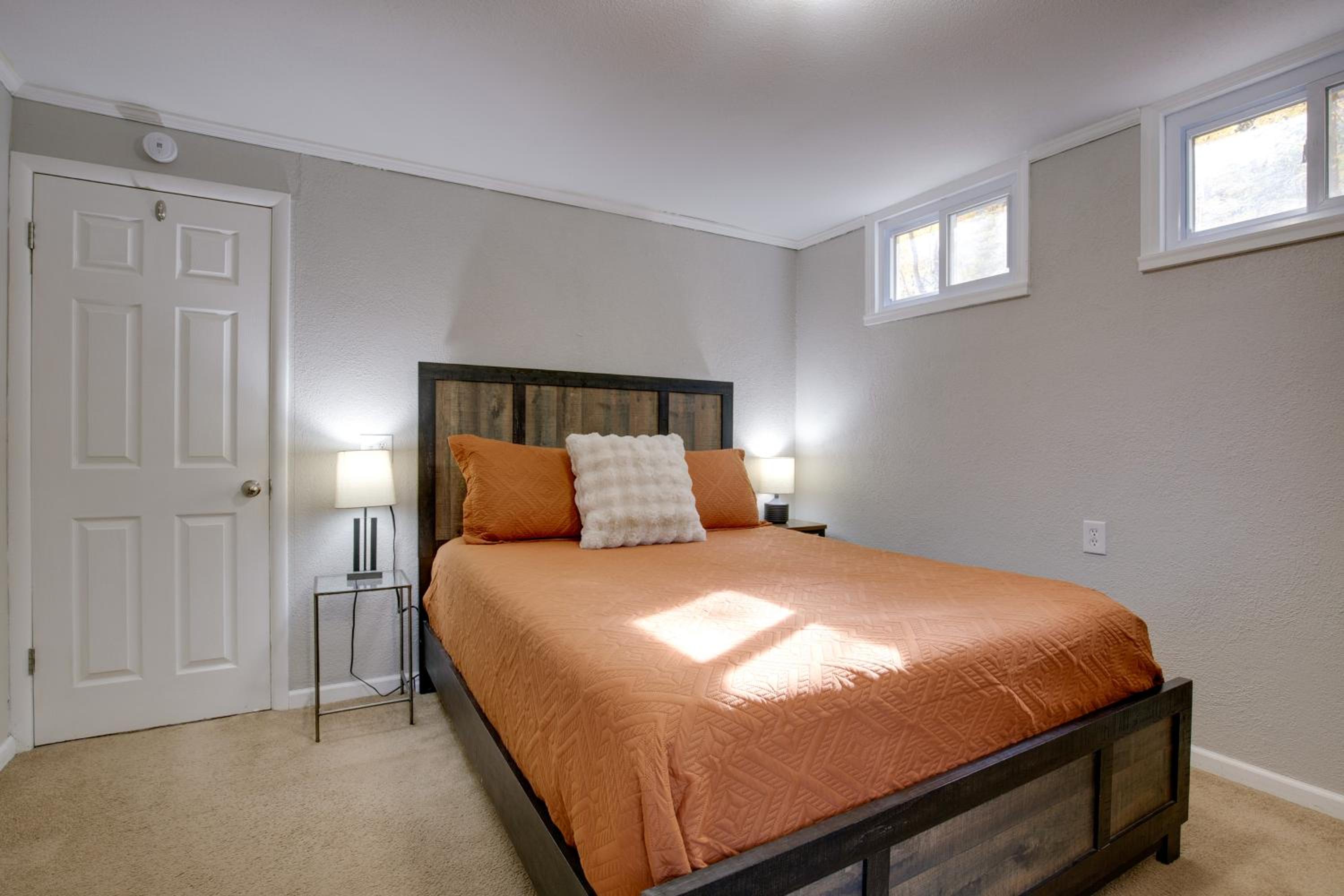 2 Mi to Downtown 4BR Country Home Near K-State