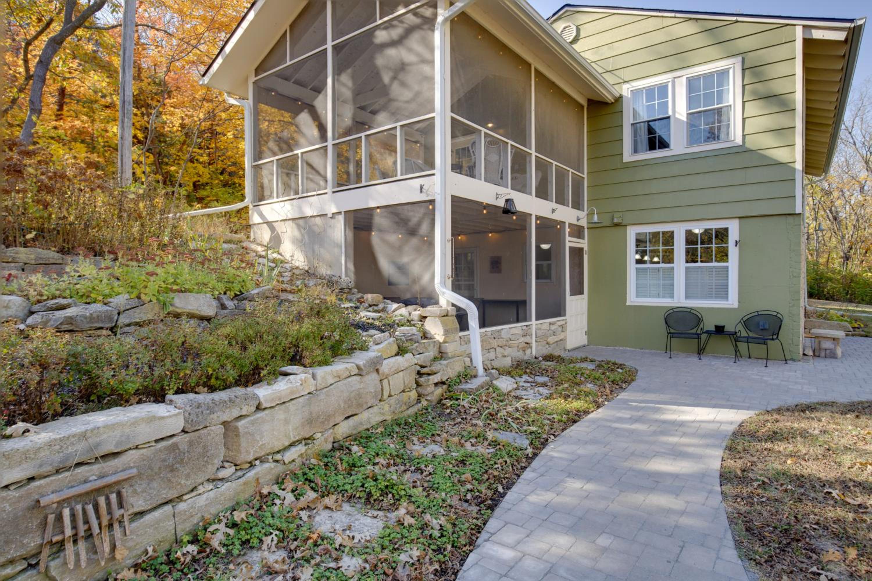 2 Mi to Downtown 4BR Country Home Near K-State