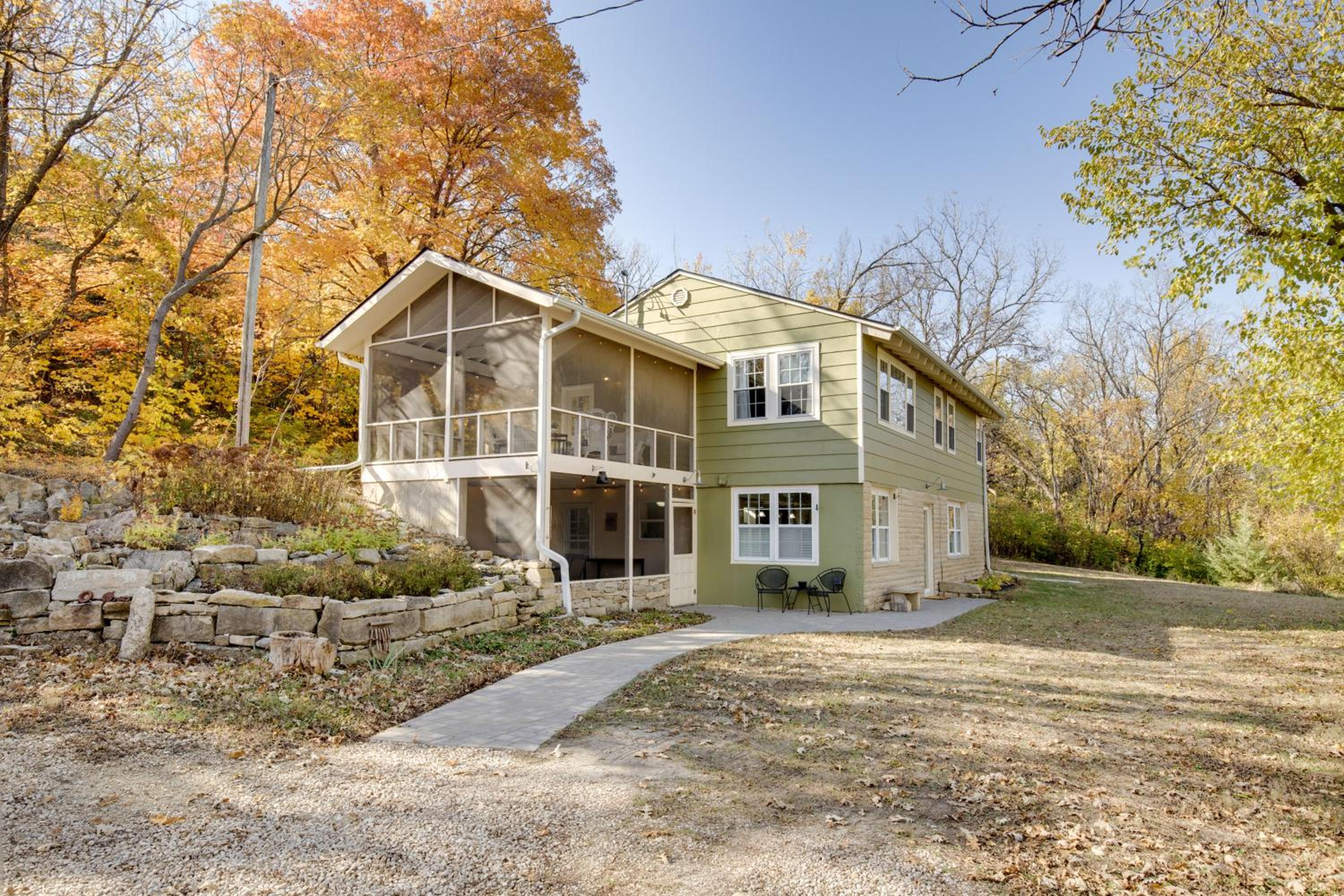 2 Mi to Downtown 4BR Country Home Near K-State