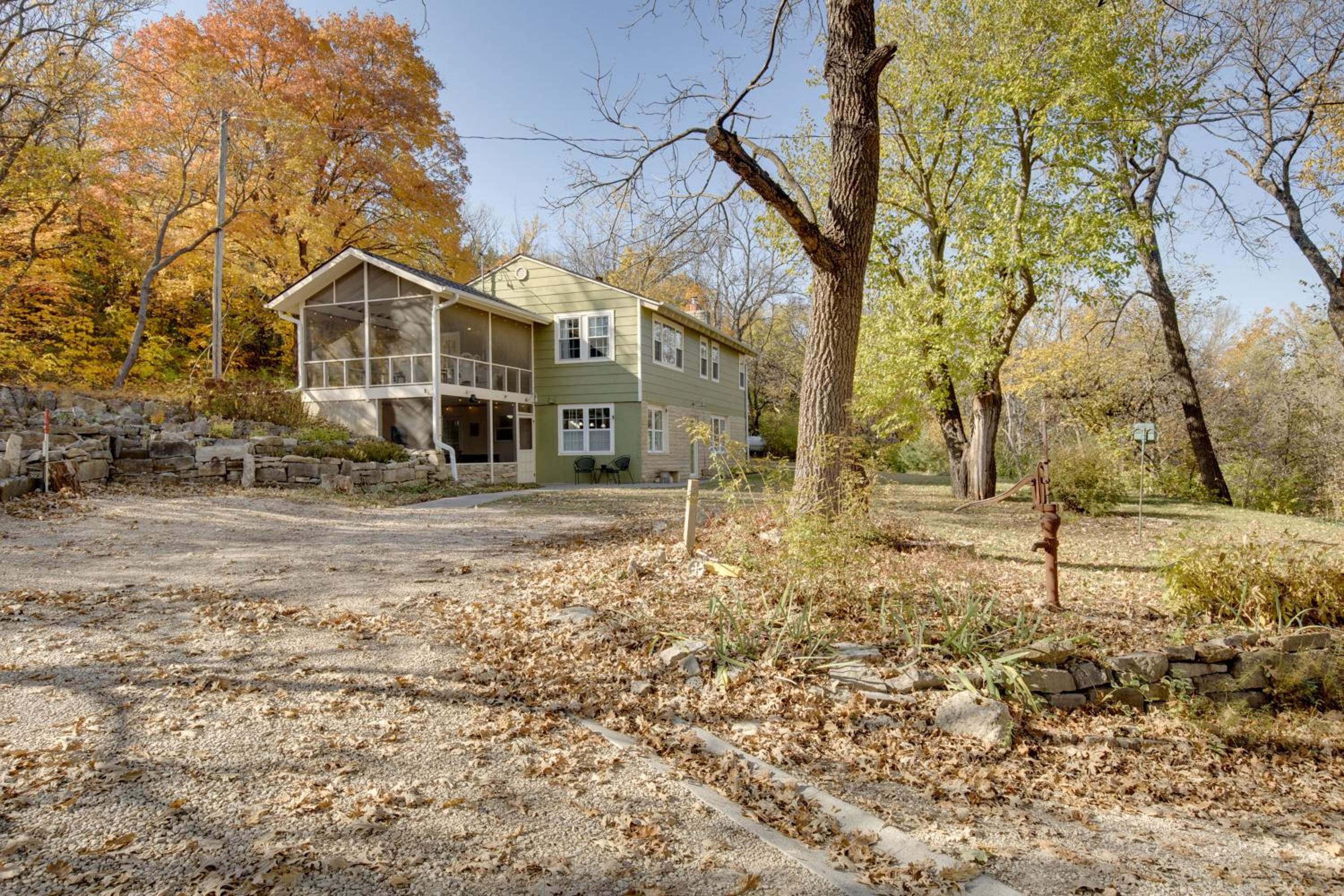 2 Mi to Downtown 4BR Country Home Near K-State