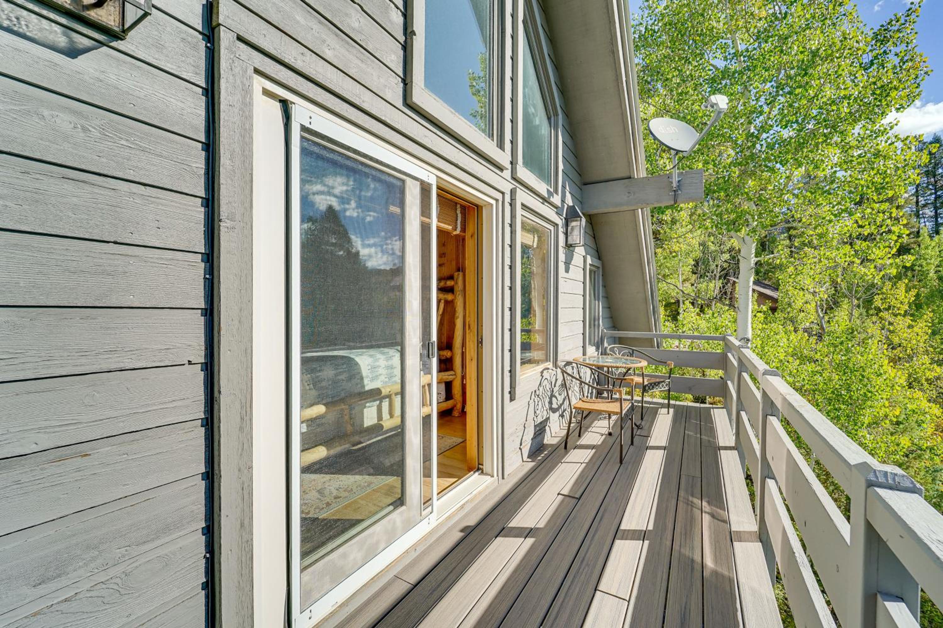 Game Room and Views Cabin Near Purgatory Resort!