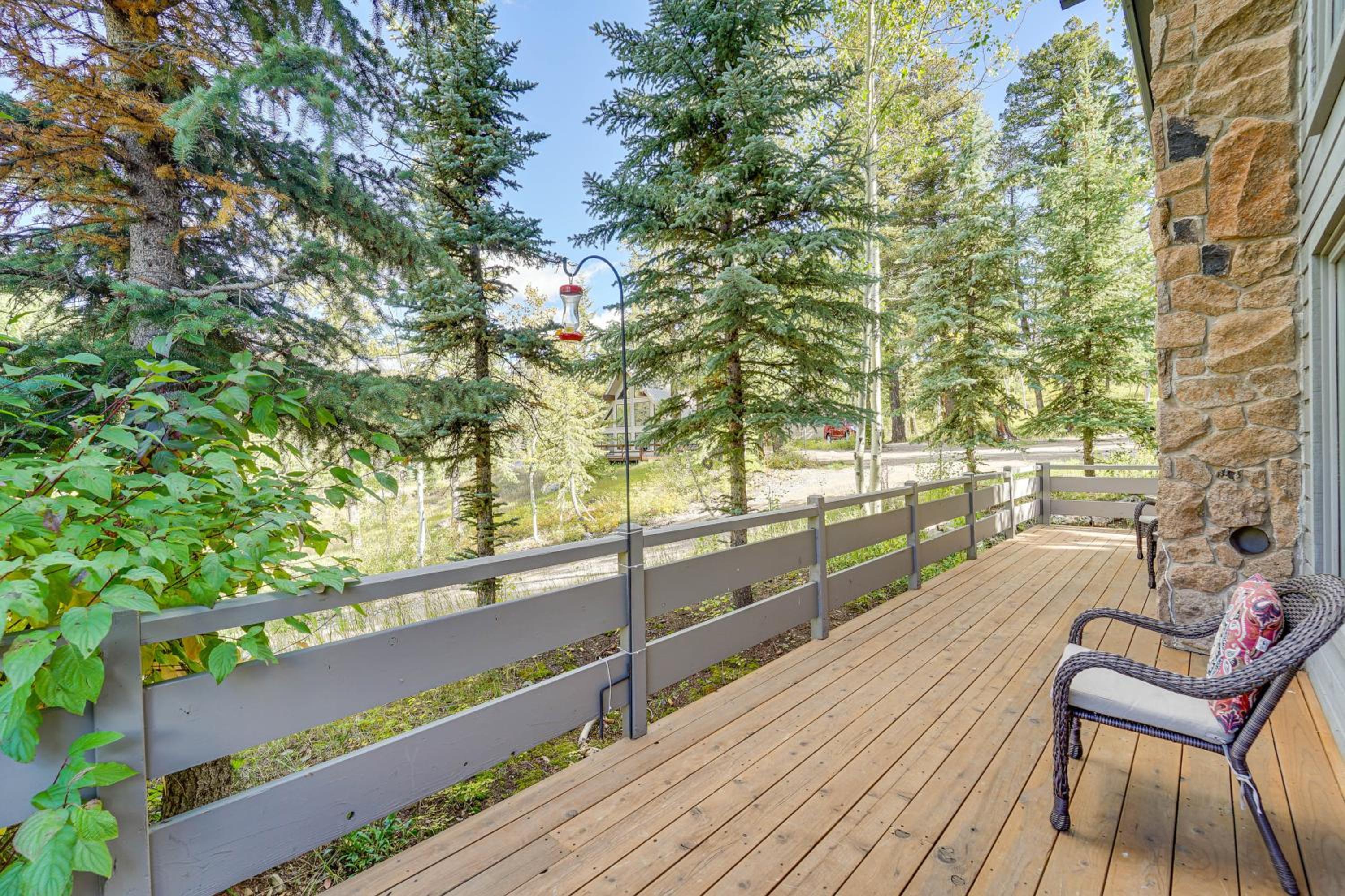 Game Room and Views Cabin Near Purgatory Resort!