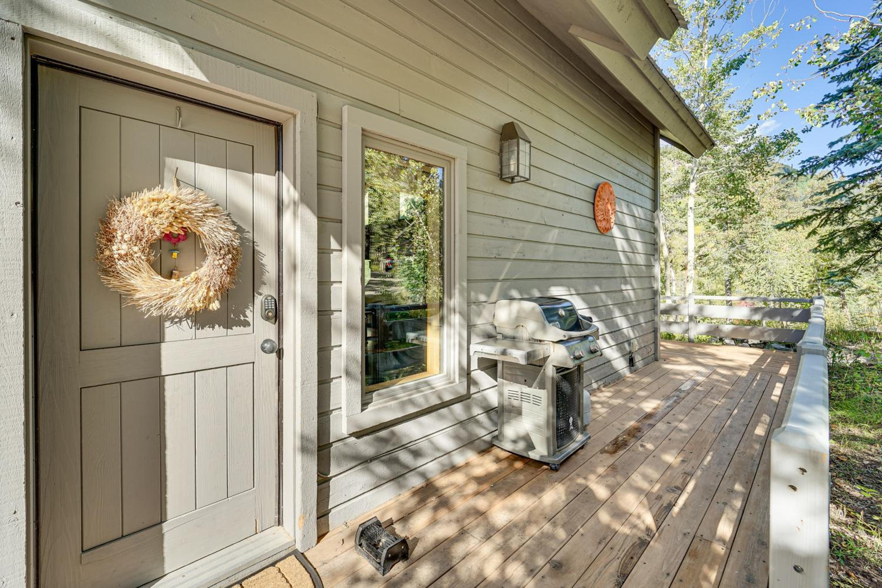 Game Room and Views Cabin Near Purgatory Resort!