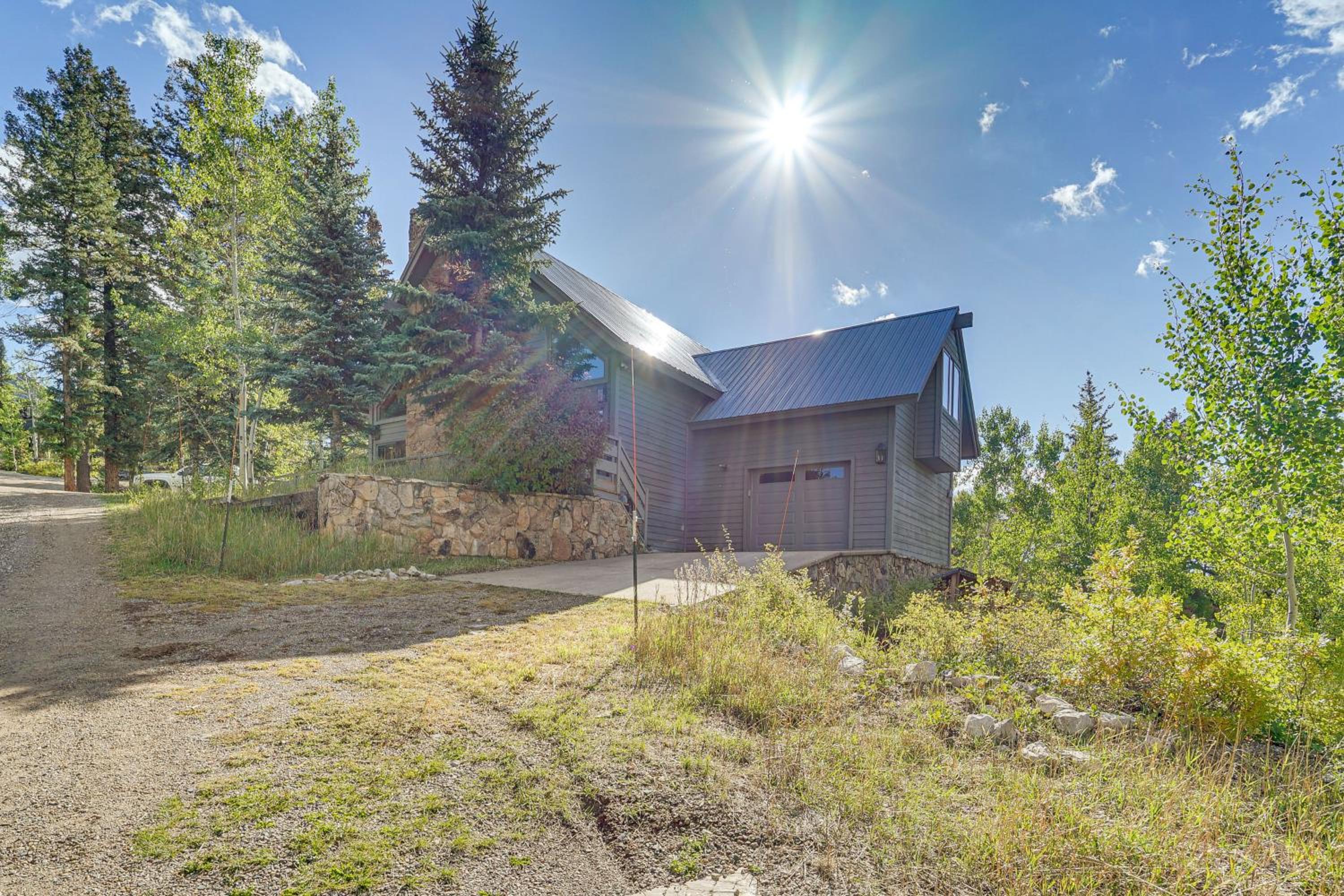 Game Room and Views Cabin Near Purgatory Resort!