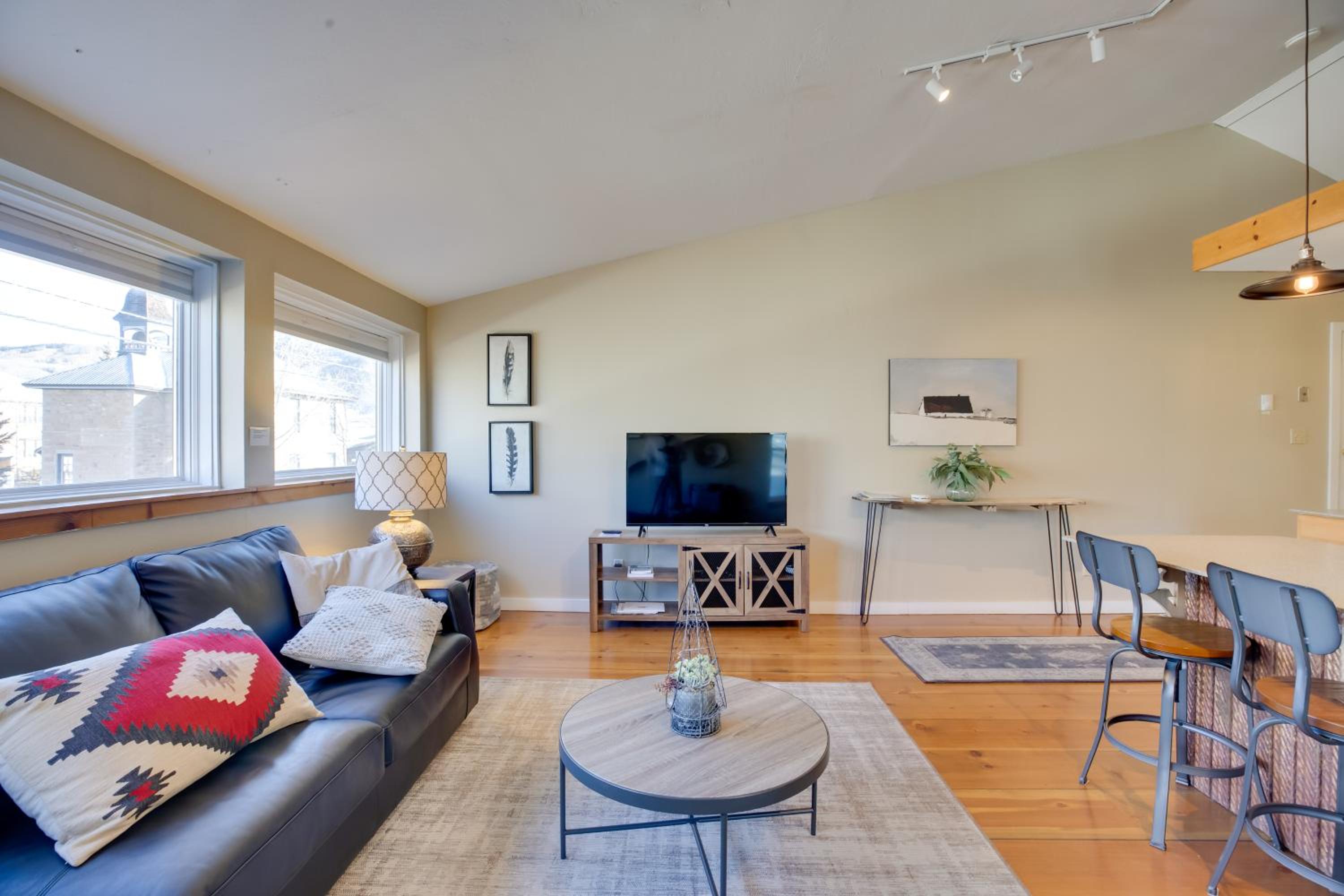 Hike, Bike and Ski! Downtown Crested Butte Condo