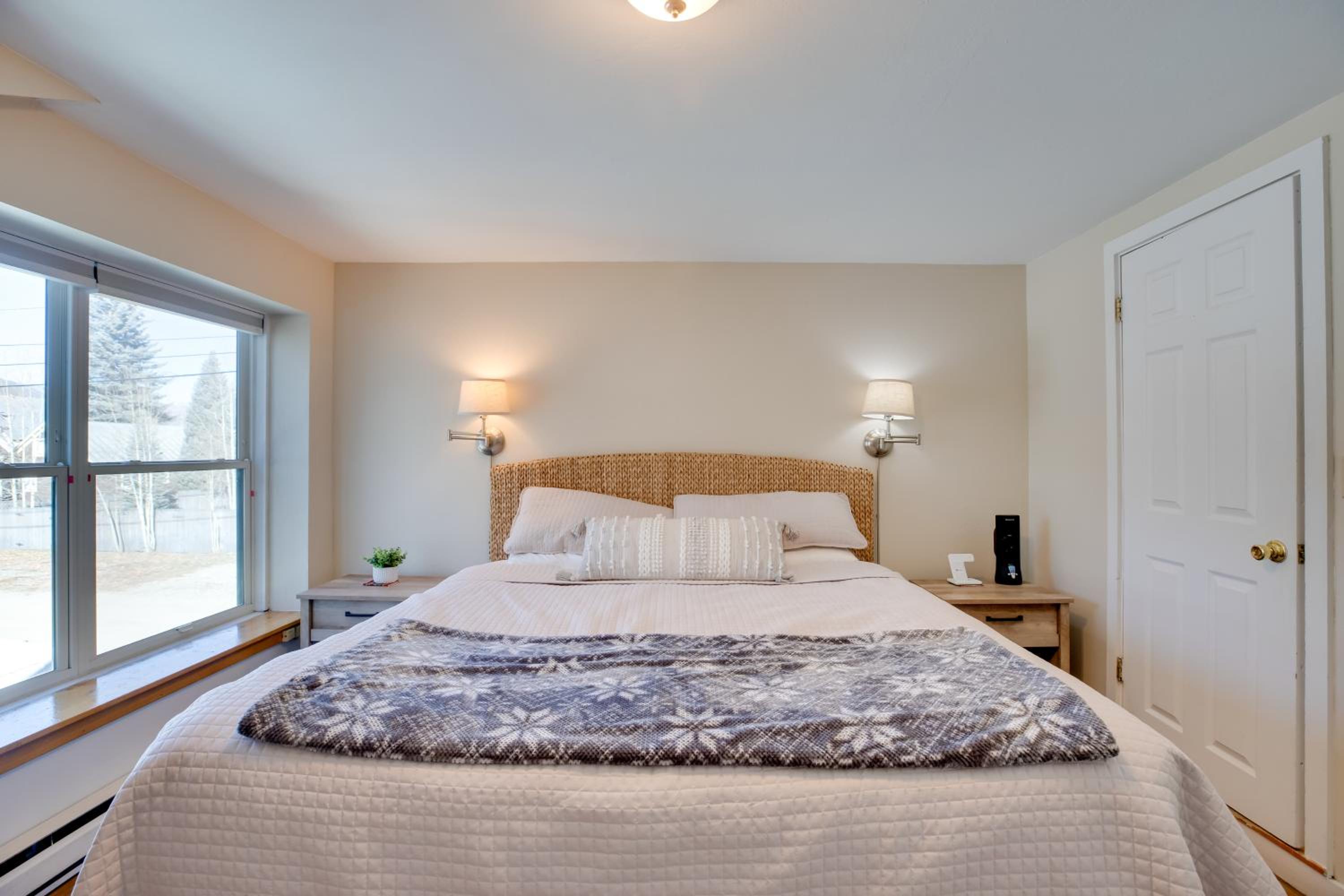 Hike, Bike and Ski! Downtown Crested Butte Condo