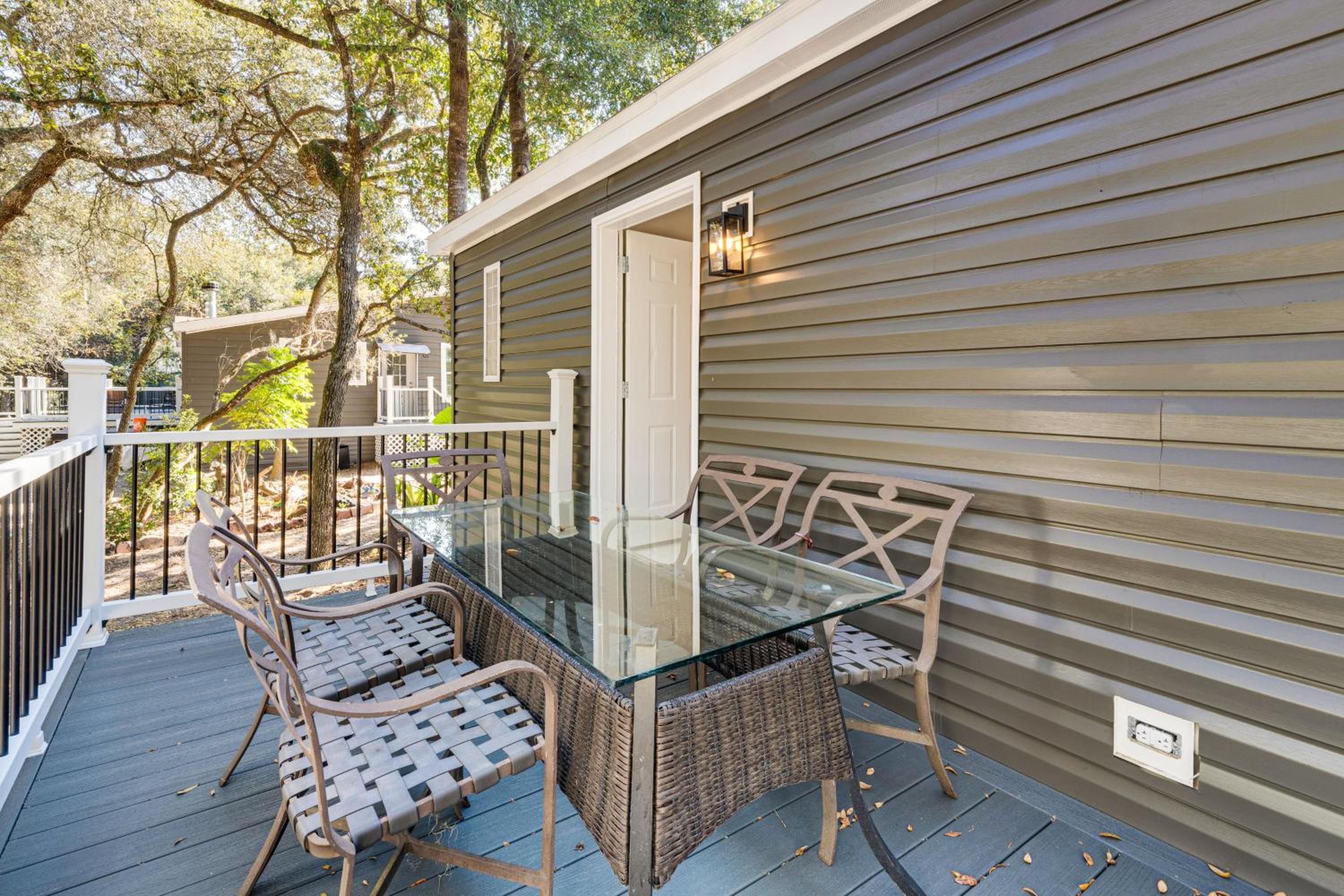 7 Mi to Disney Pet-Friendly Home with Yard