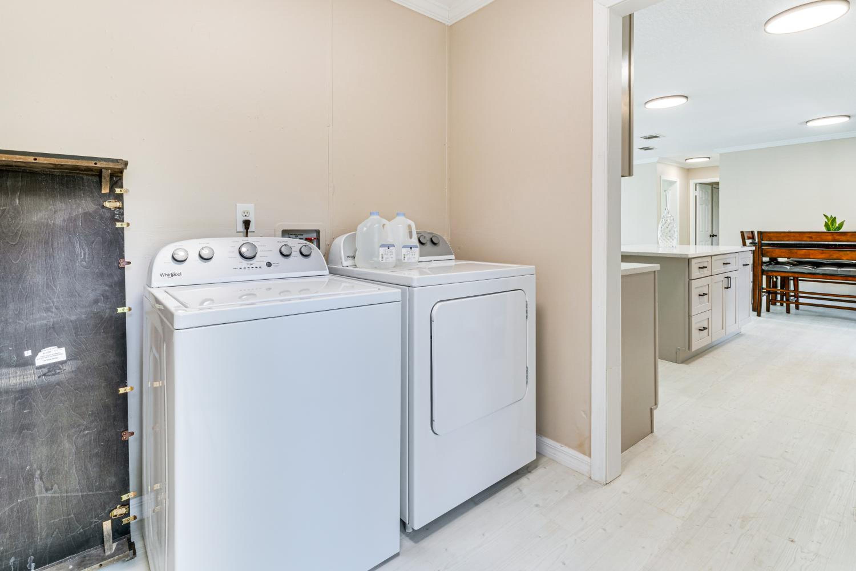 7 Mi to Disney Pet-Friendly Home with Yard