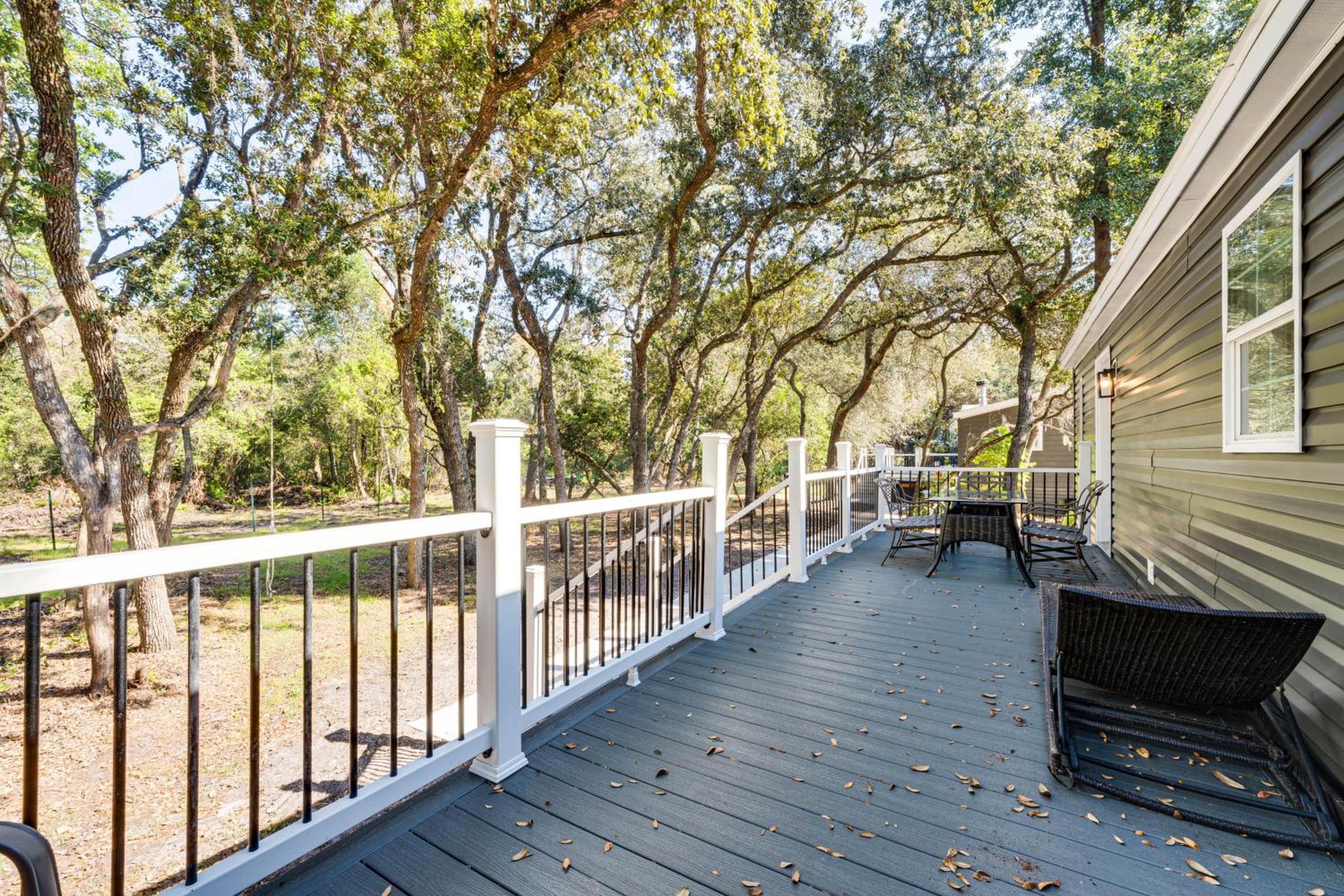 7 Mi to Disney Pet-Friendly Home with Yard
