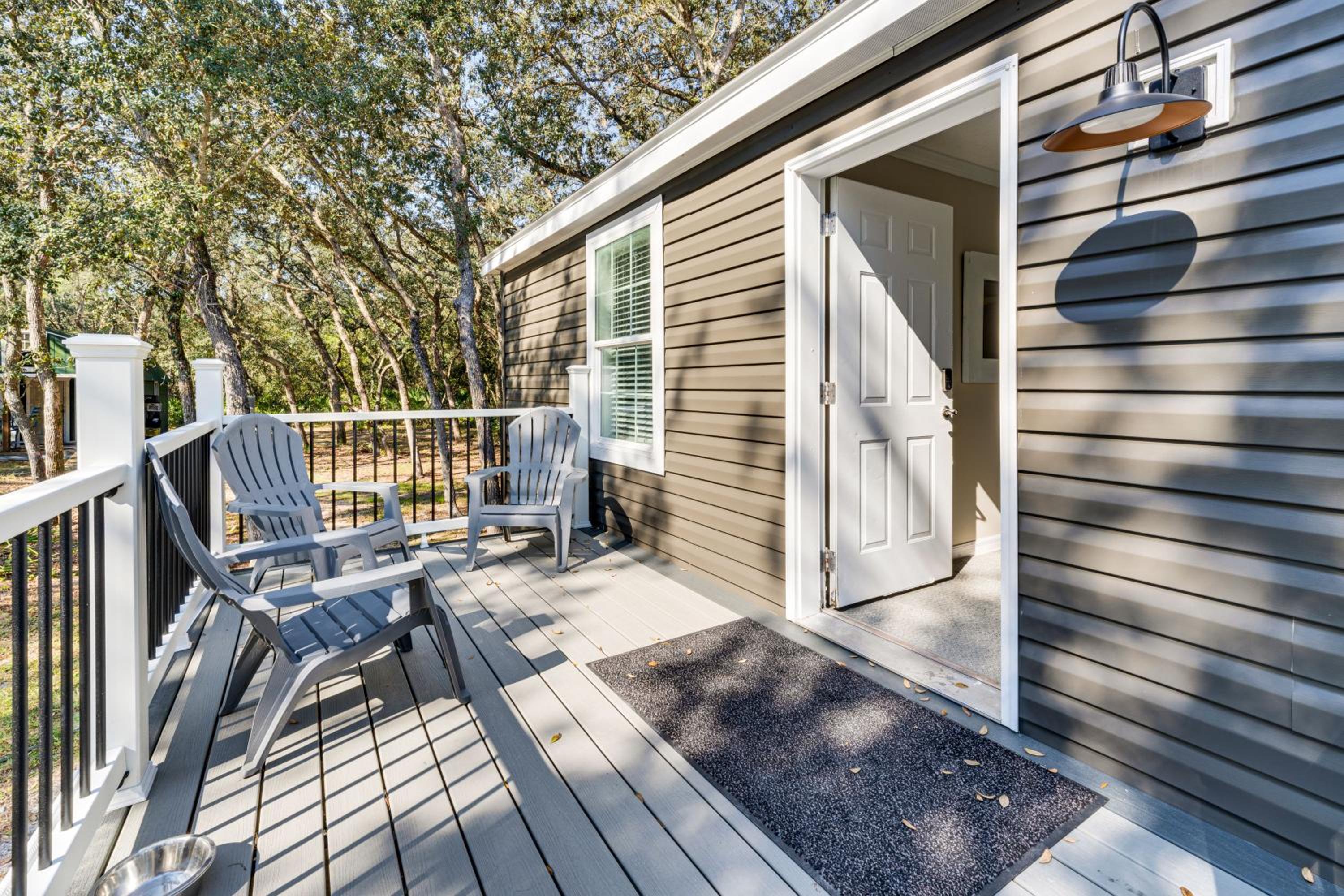 7 Mi to Disney Pet-Friendly Home with Yard