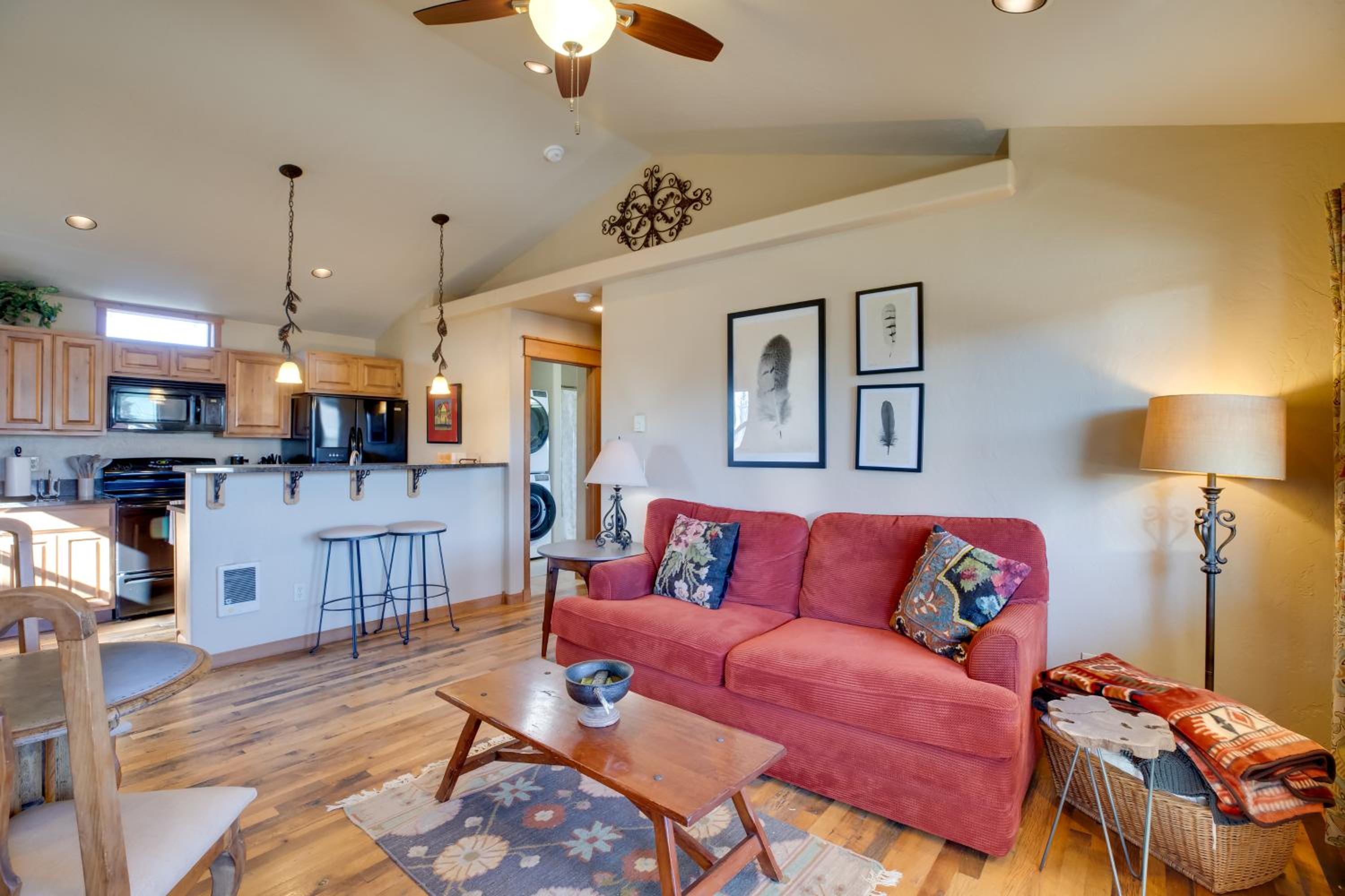 3 Blocks to Main St Cozy Gunnison Retreat!