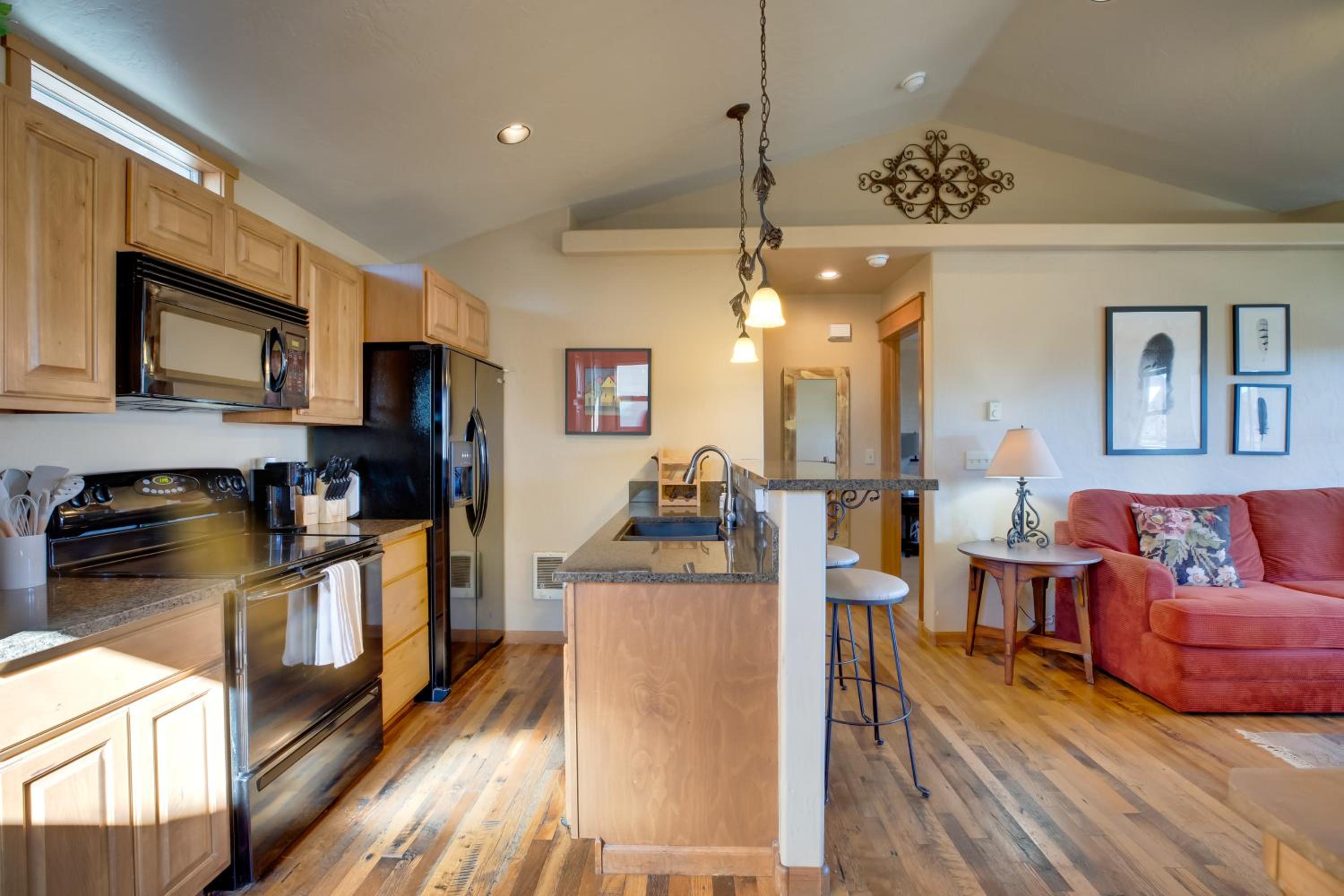 3 Blocks to Main St Cozy Gunnison Retreat!