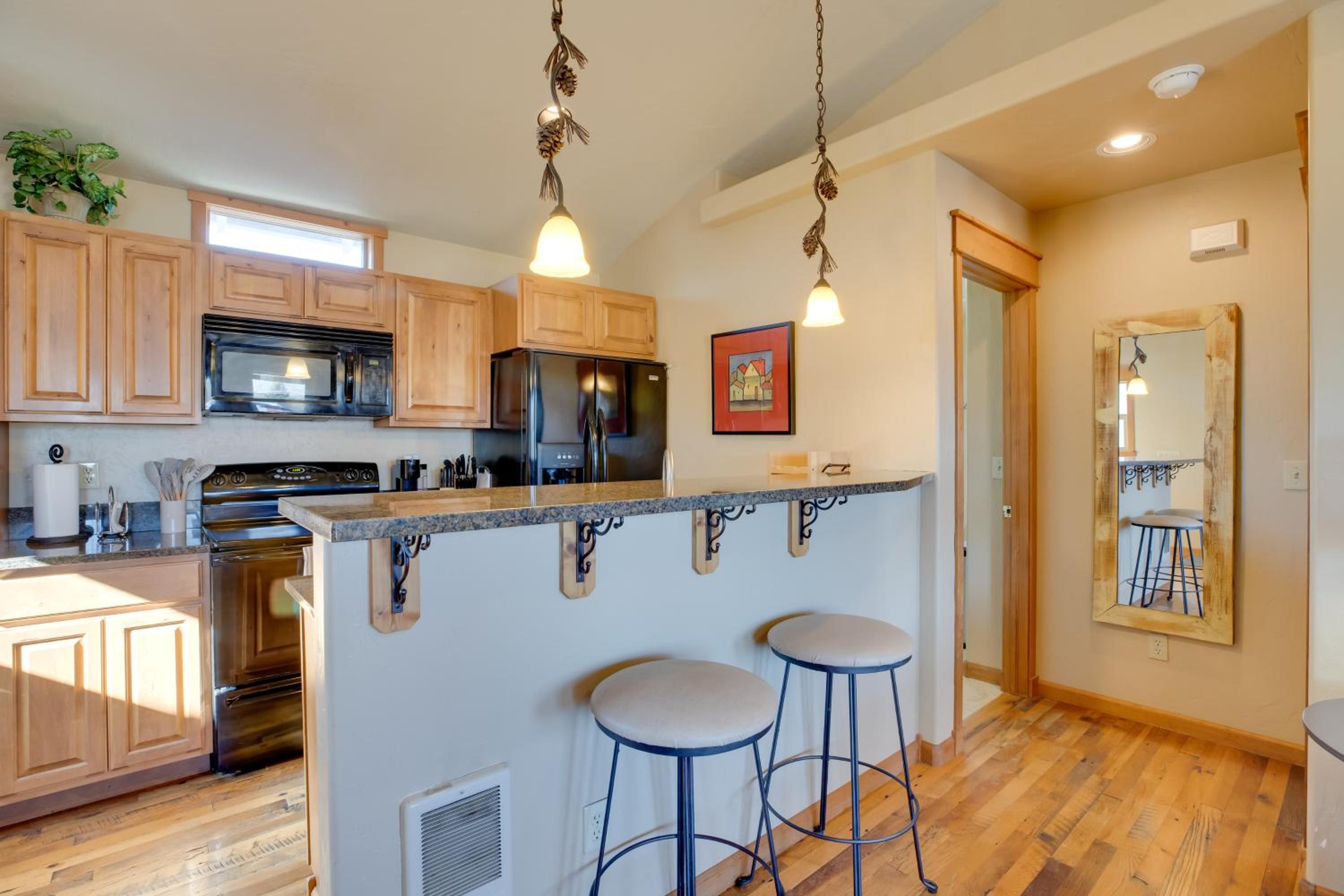 3 Blocks to Main St Cozy Gunnison Retreat!