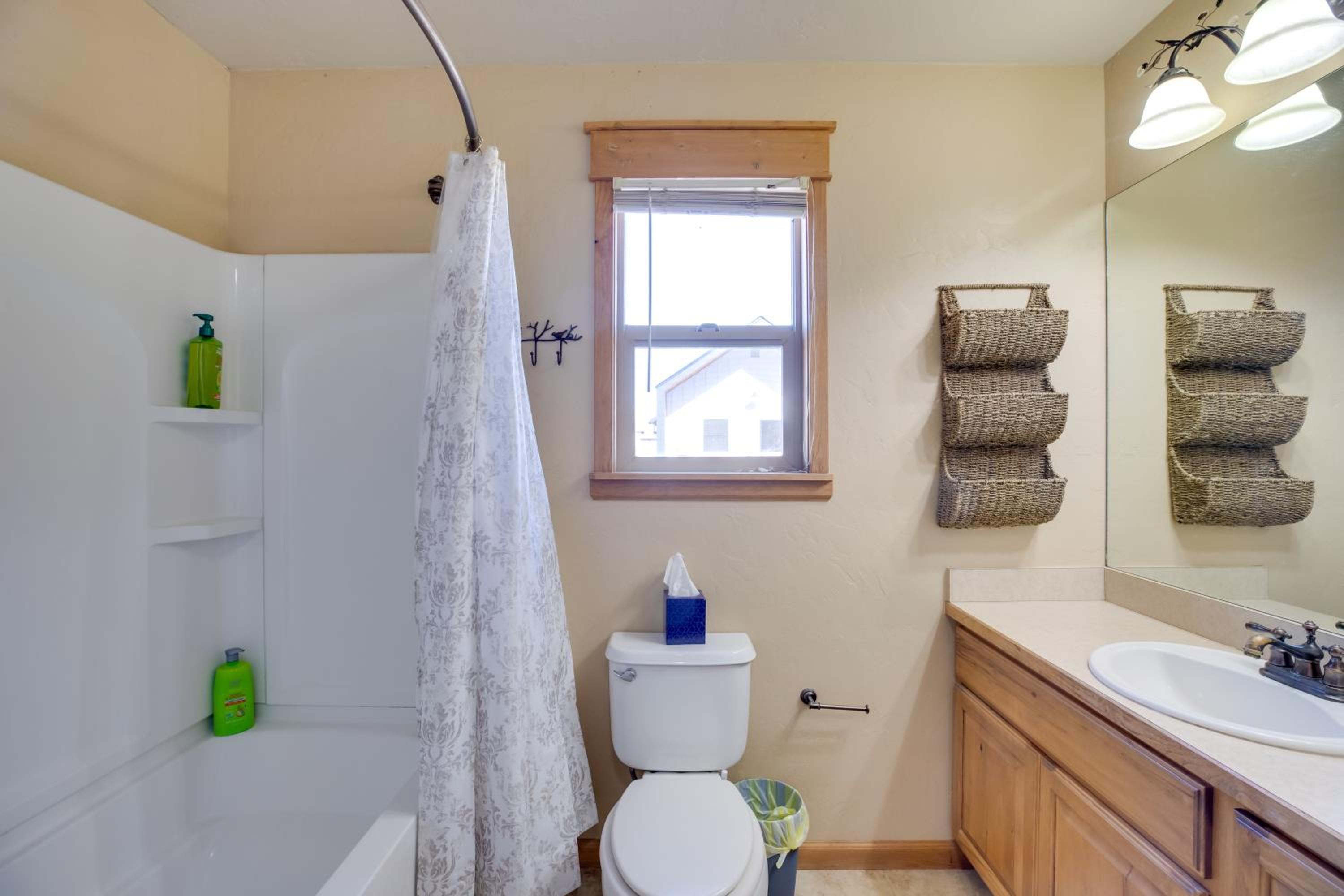 3 Blocks to Main St Cozy Gunnison Retreat!