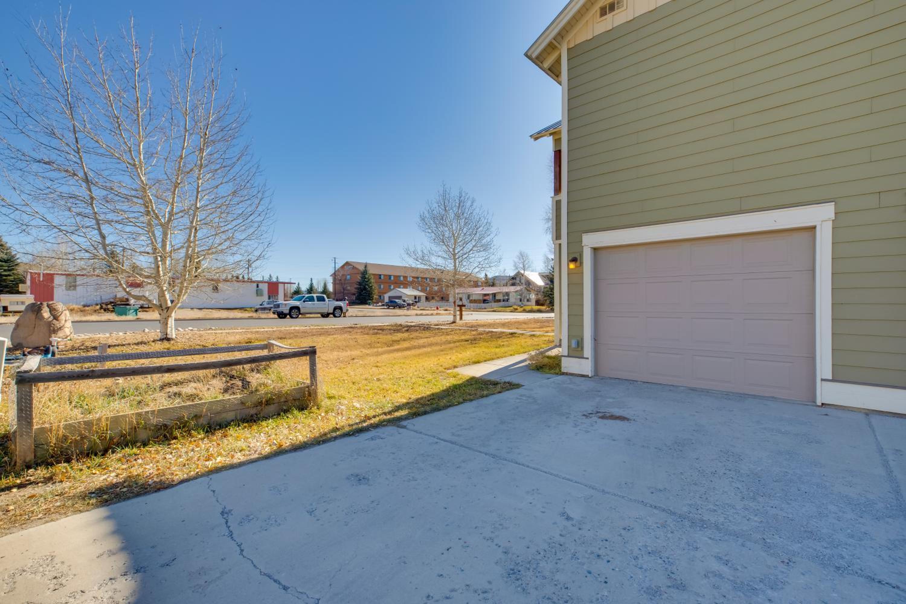 3 Blocks to Main St Cozy Gunnison Retreat!