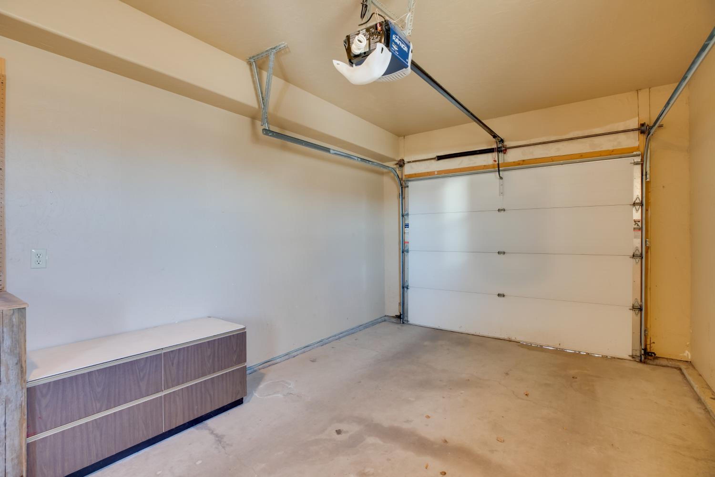 3 Blocks to Main St Cozy Gunnison Retreat!