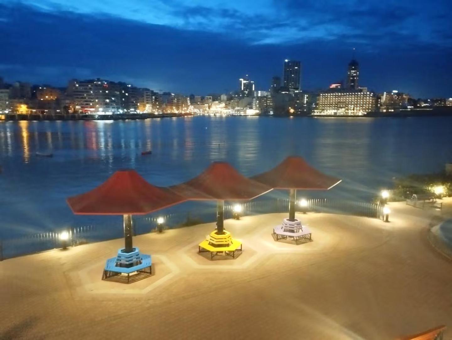 Waterfront Panorama Massive Three Bedrooms Flat 8S
