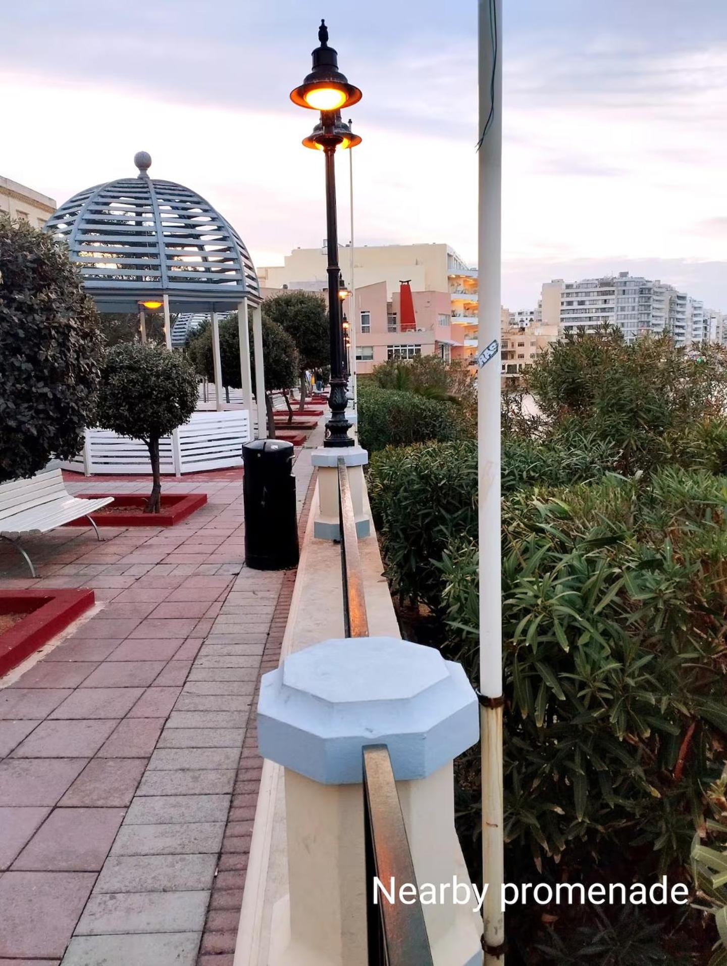 Waterfront Panorama Massive Three Bedrooms Flat 8S