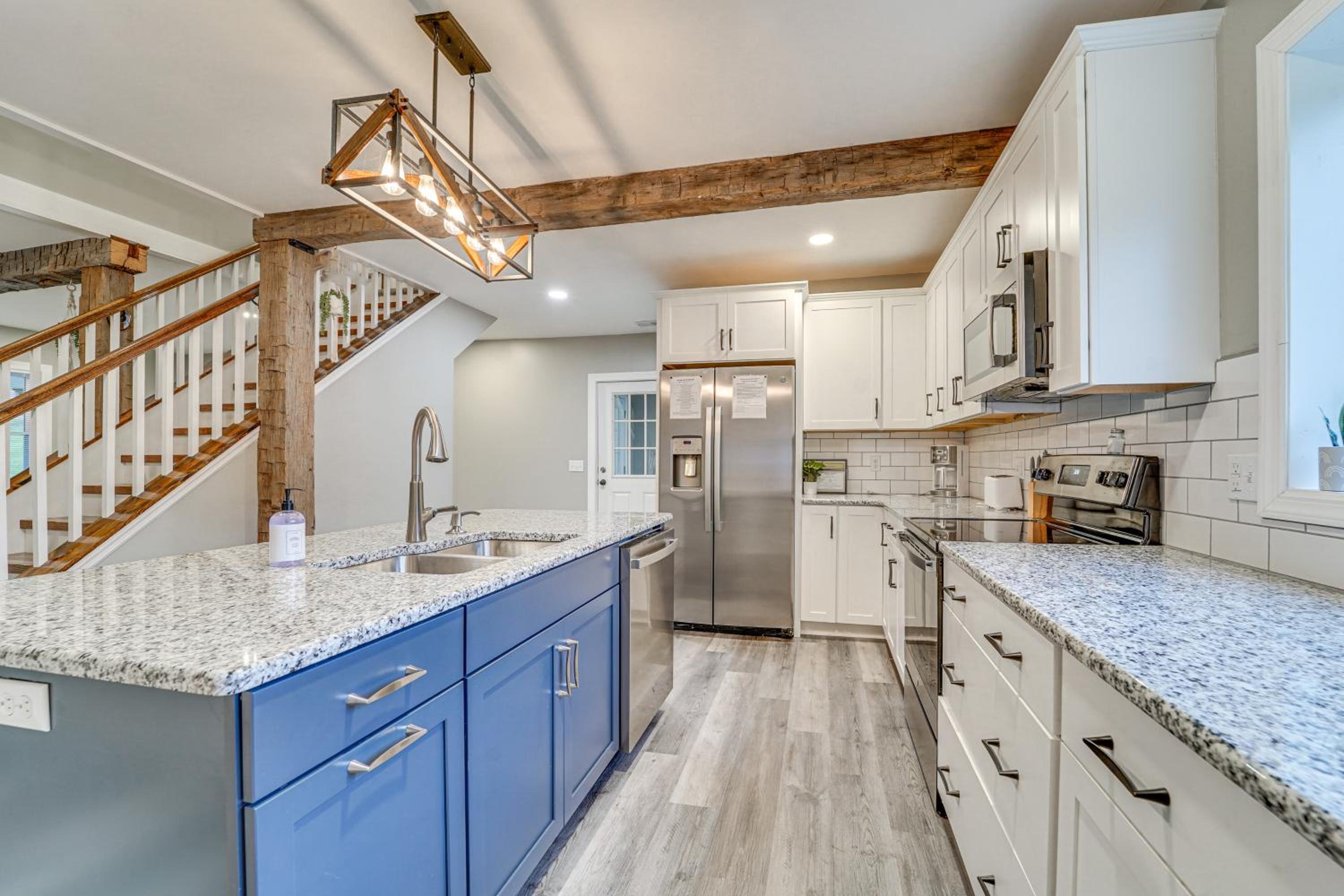 Mtn Views! Peaceful Rural Retreat in Mapleton