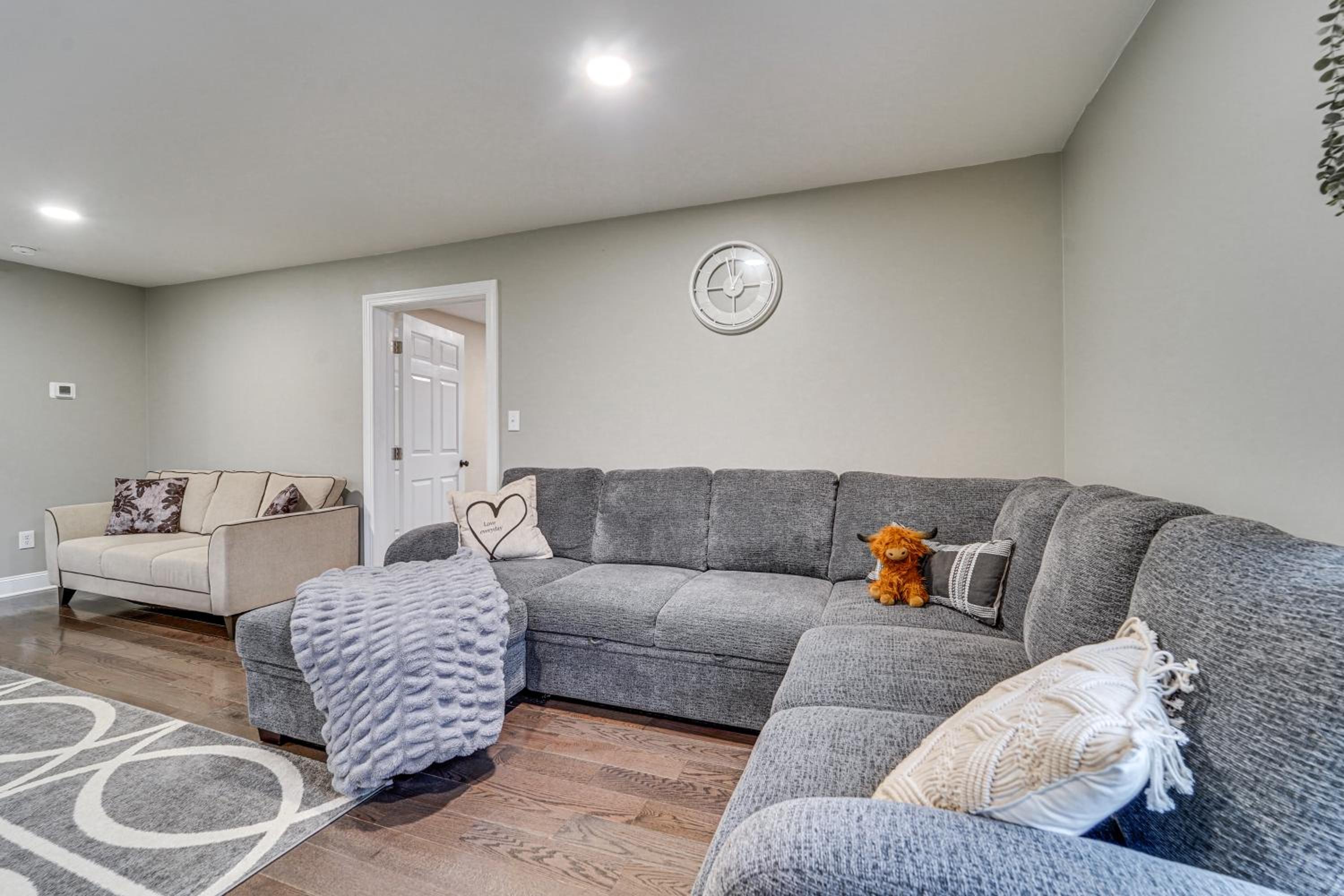 Mtn Views! Peaceful Rural Retreat in Mapleton