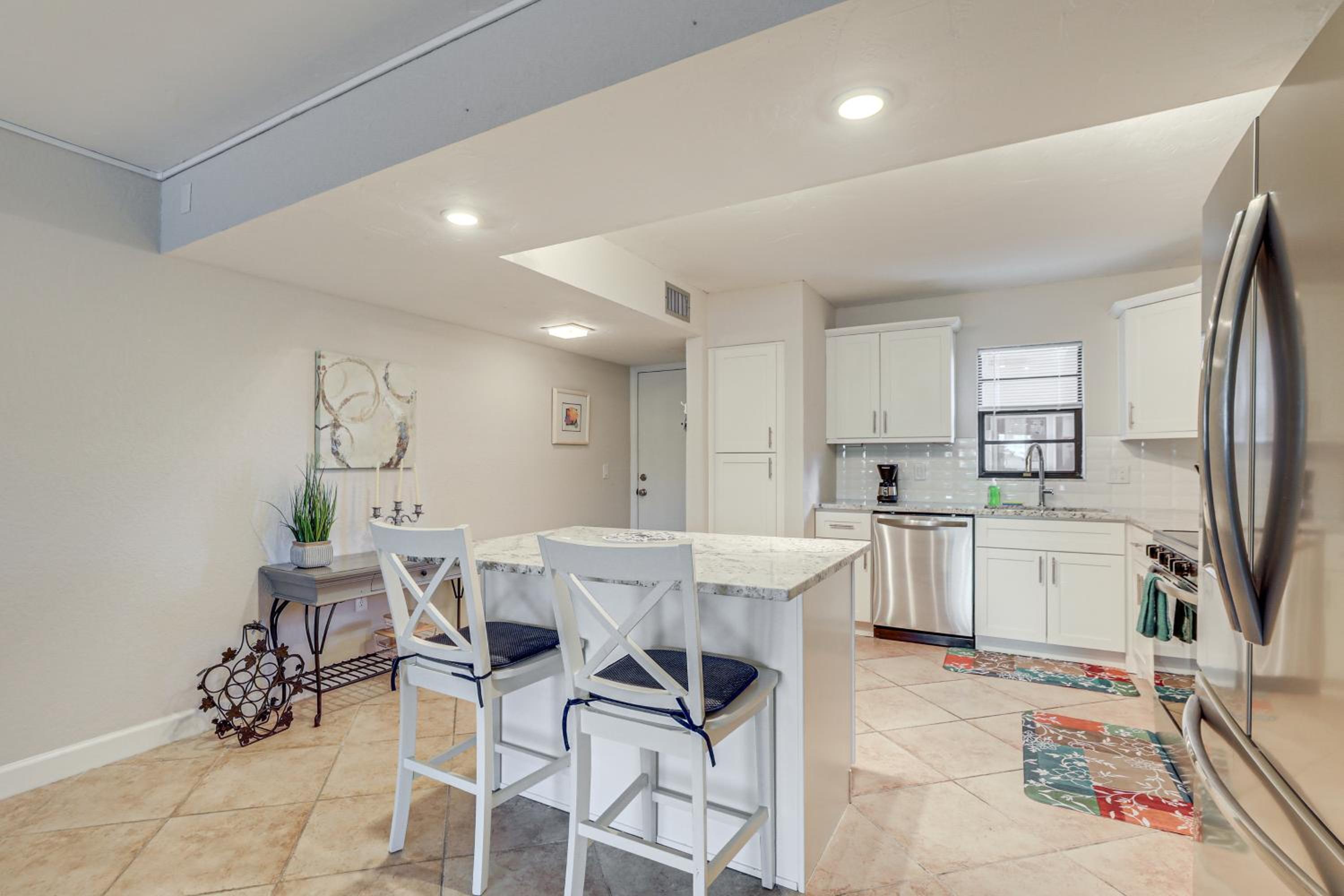Great View, Resort Perks! Waterfront St Pete Condo