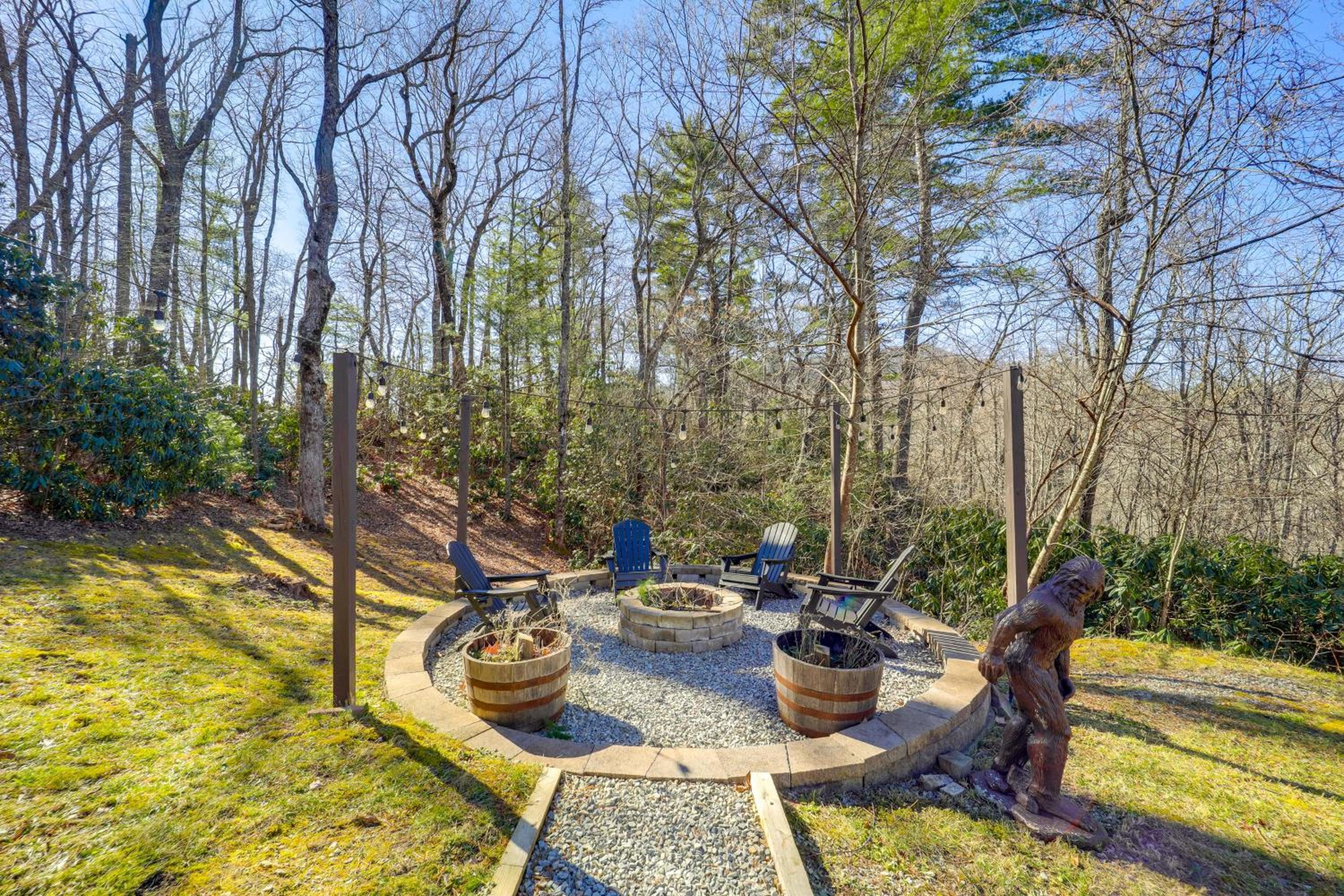 Less Than 1 Mi to Linville Falls Family Gem with Game Room!