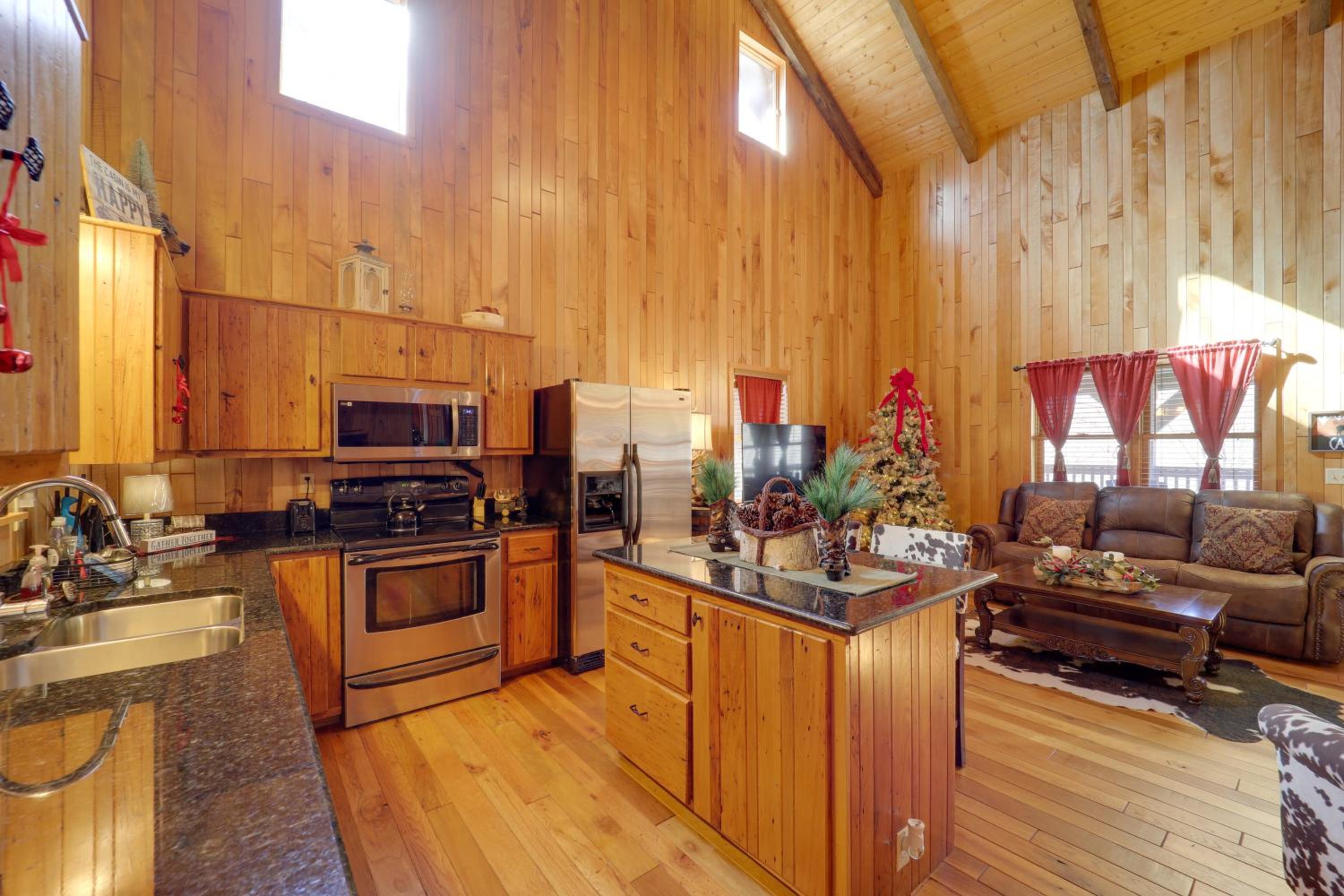 Less Than 1 Mi to Linville Falls Family Gem with Game Room!