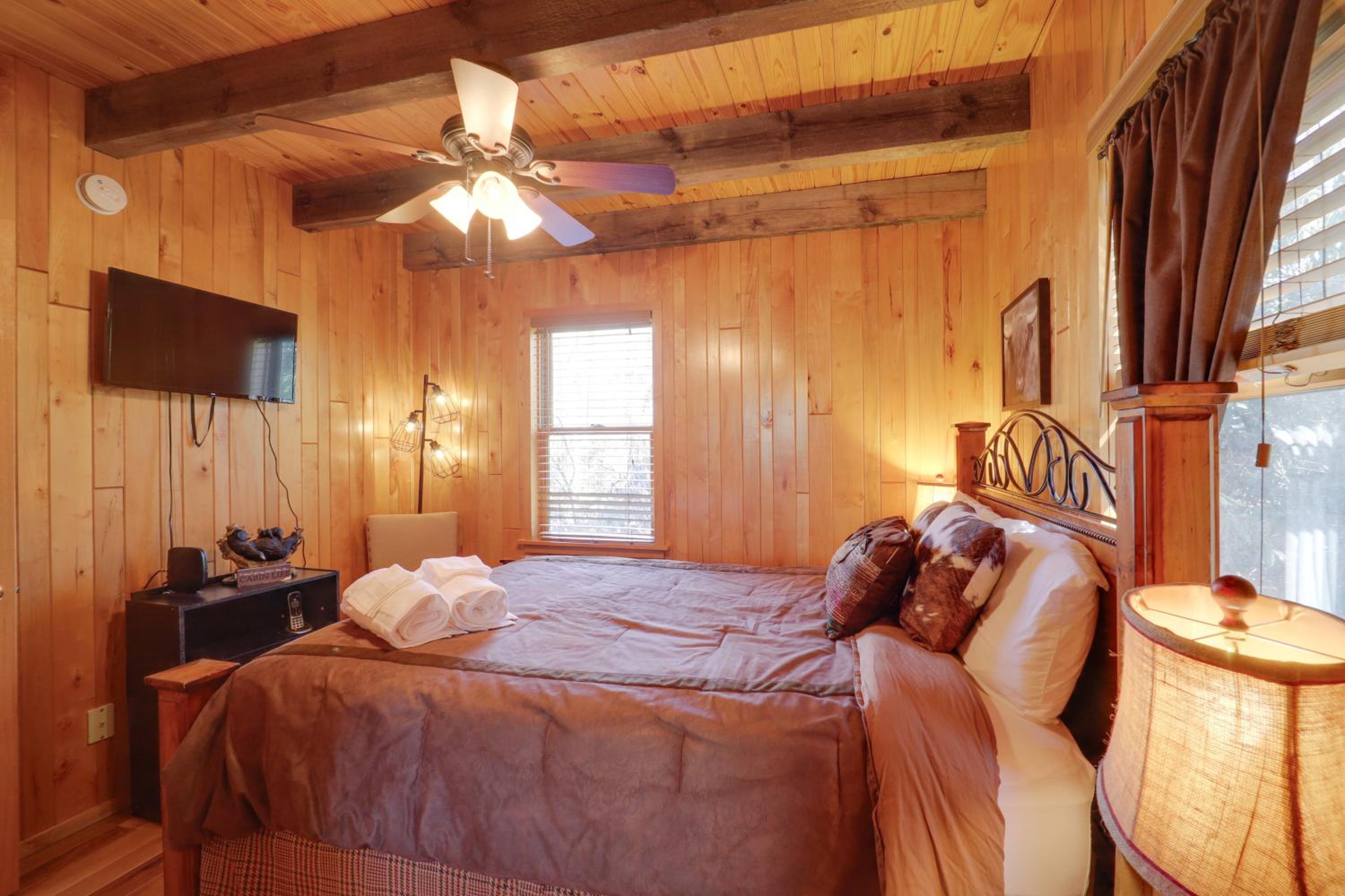 Less Than 1 Mi to Linville Falls Family Gem with Game Room!
