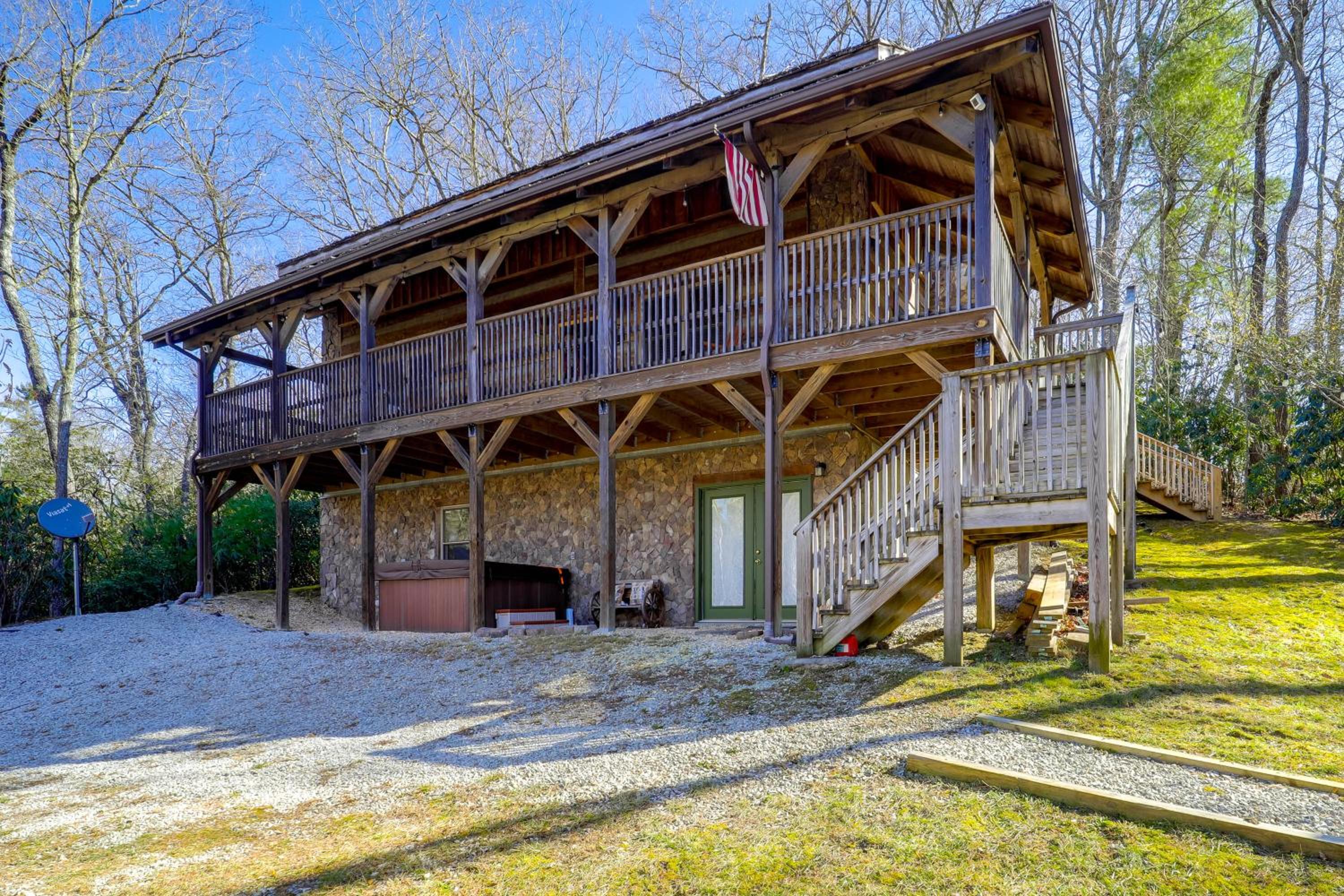 Less Than 1 Mi to Linville Falls Family Gem with Game Room!