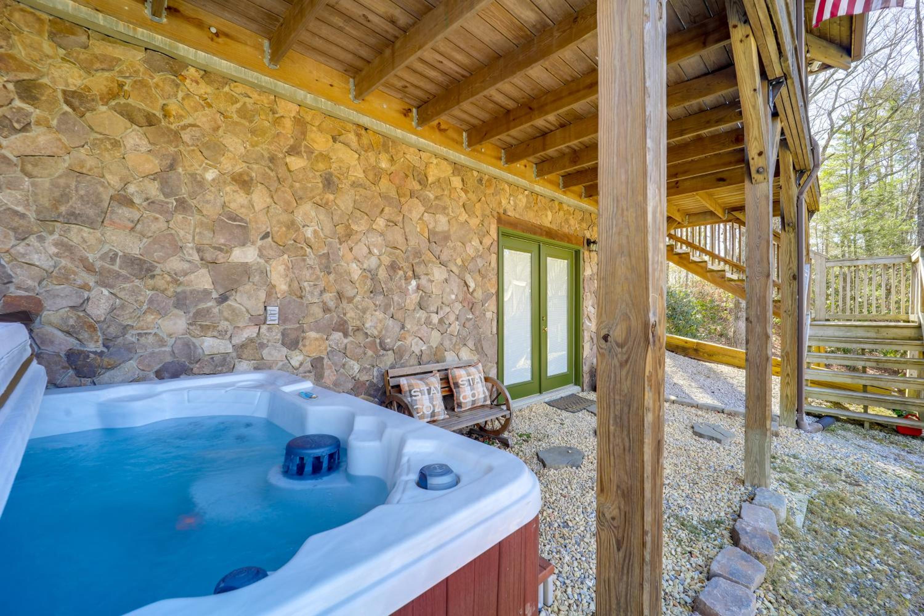 Less Than 1 Mi to Linville Falls Family Gem with Game Room!