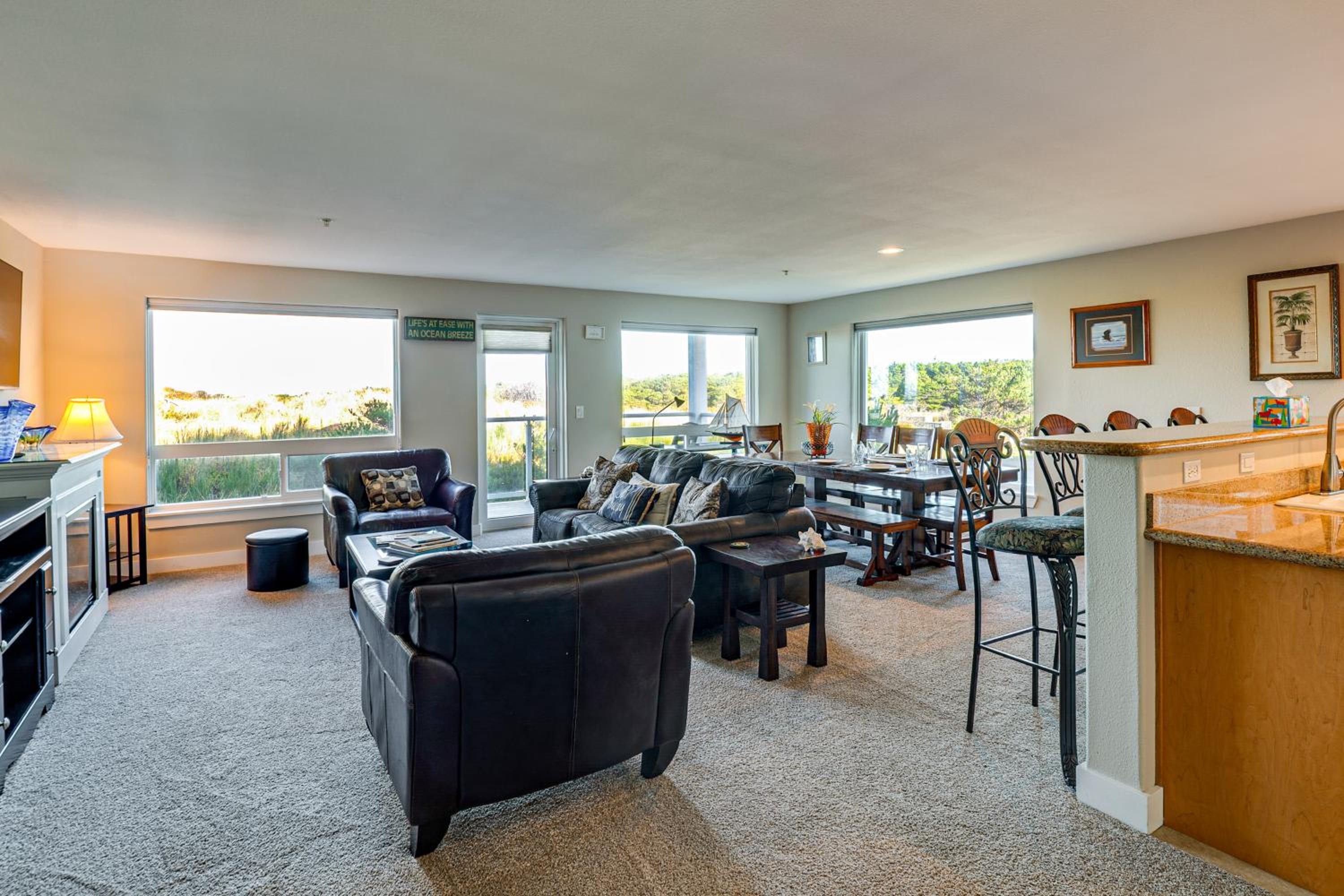 Beach Access and Community Perks! Westport Hideaway