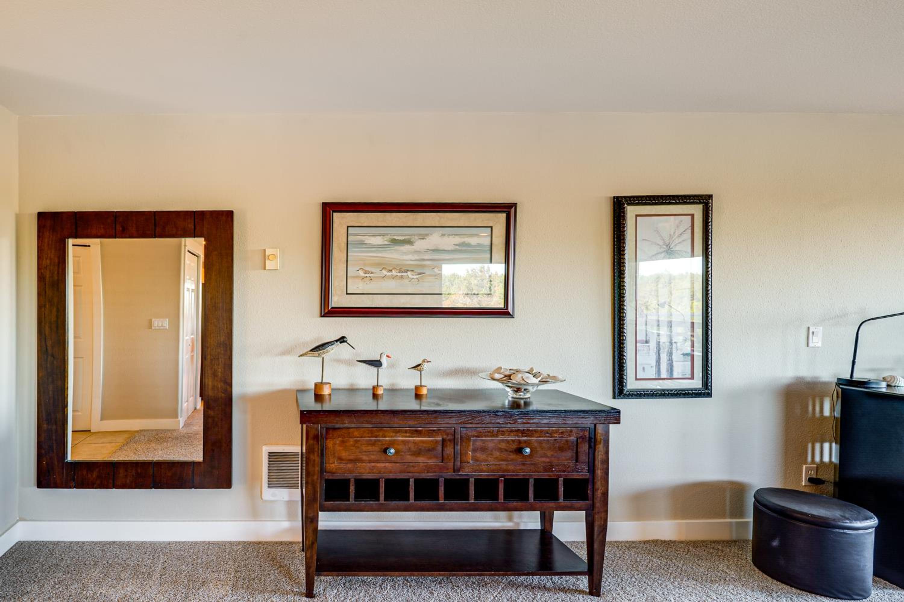 Beach Access and Community Perks! Westport Hideaway