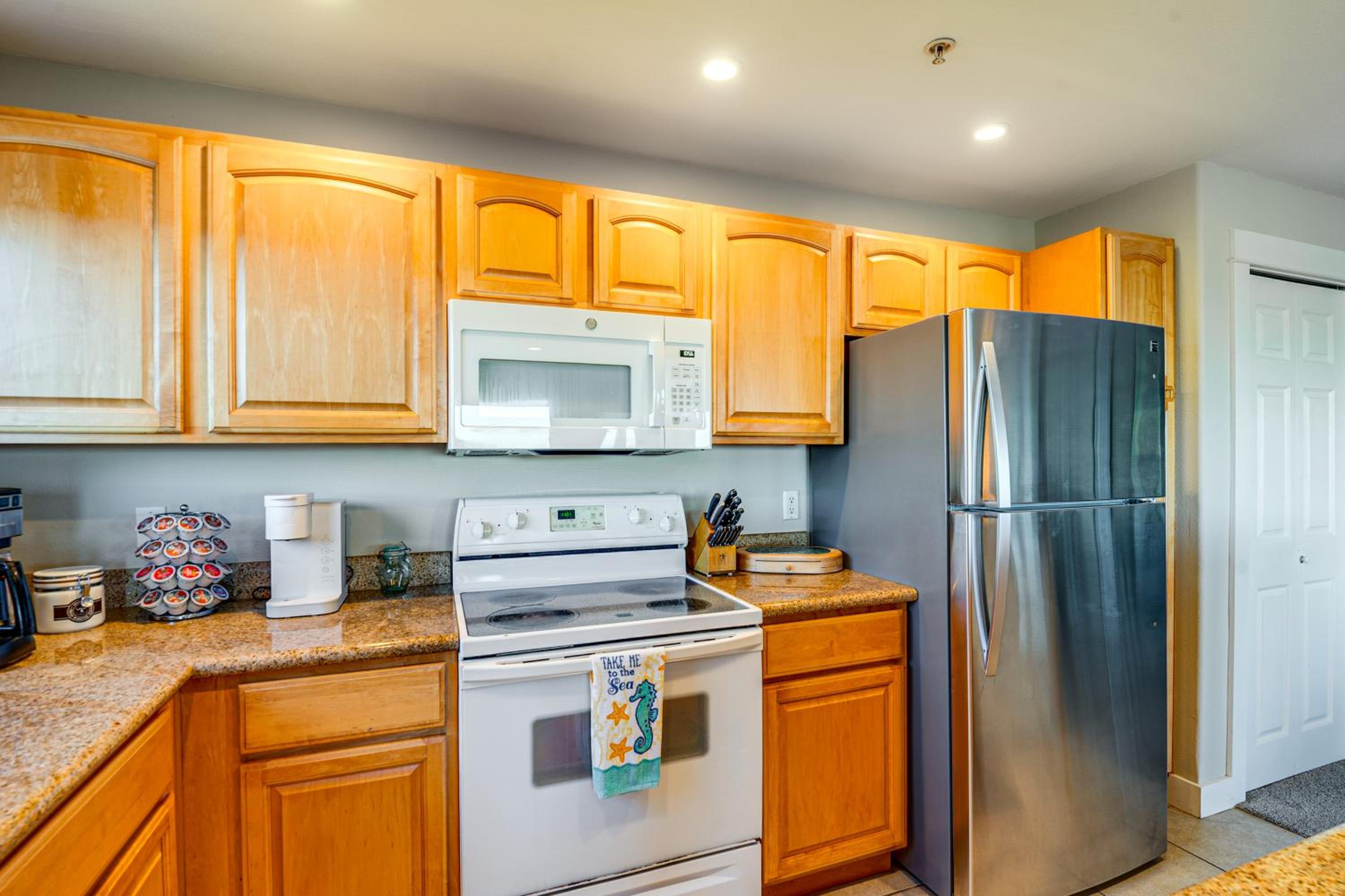 Beach Access and Community Perks! Westport Hideaway