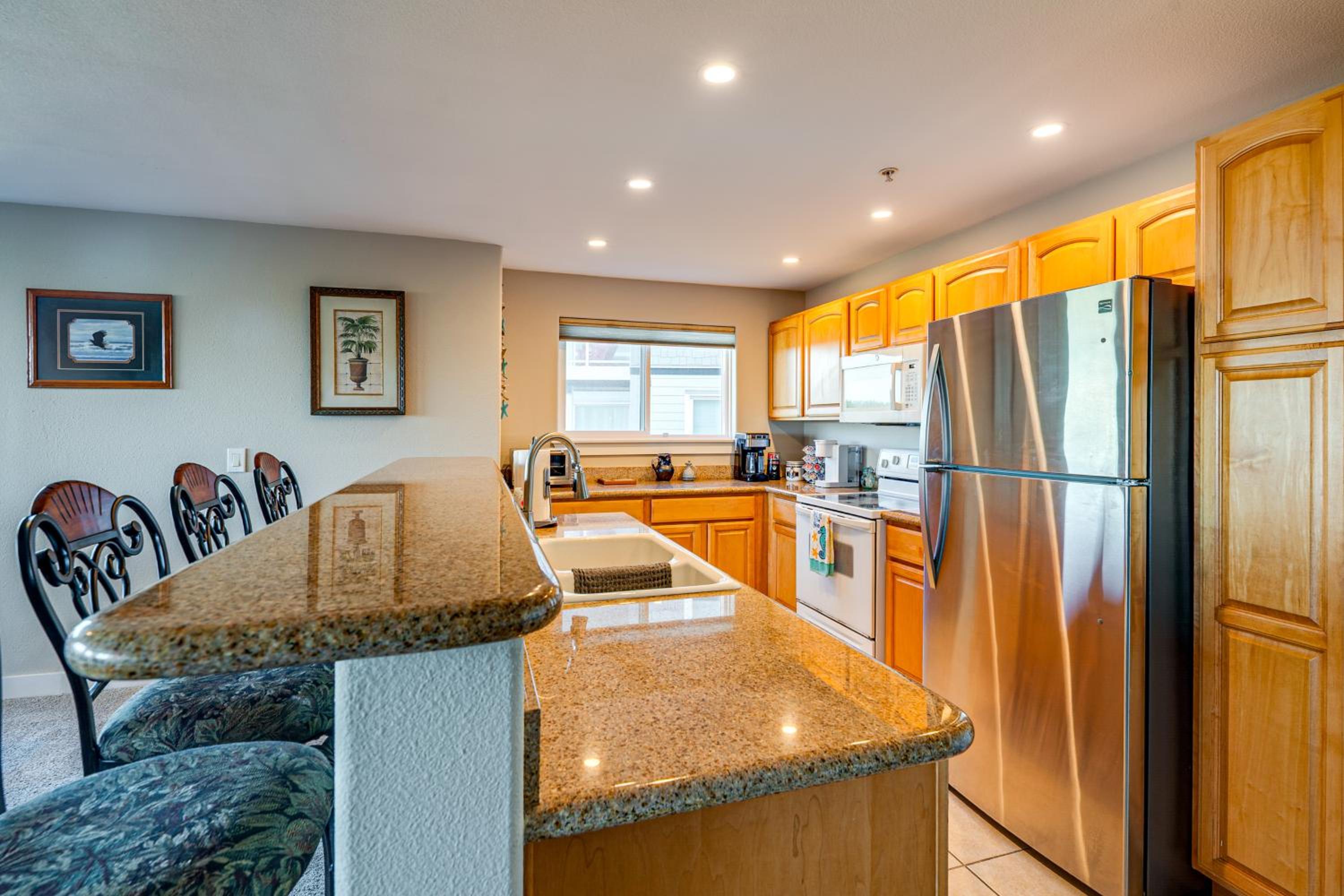 Beach Access and Community Perks! Westport Hideaway