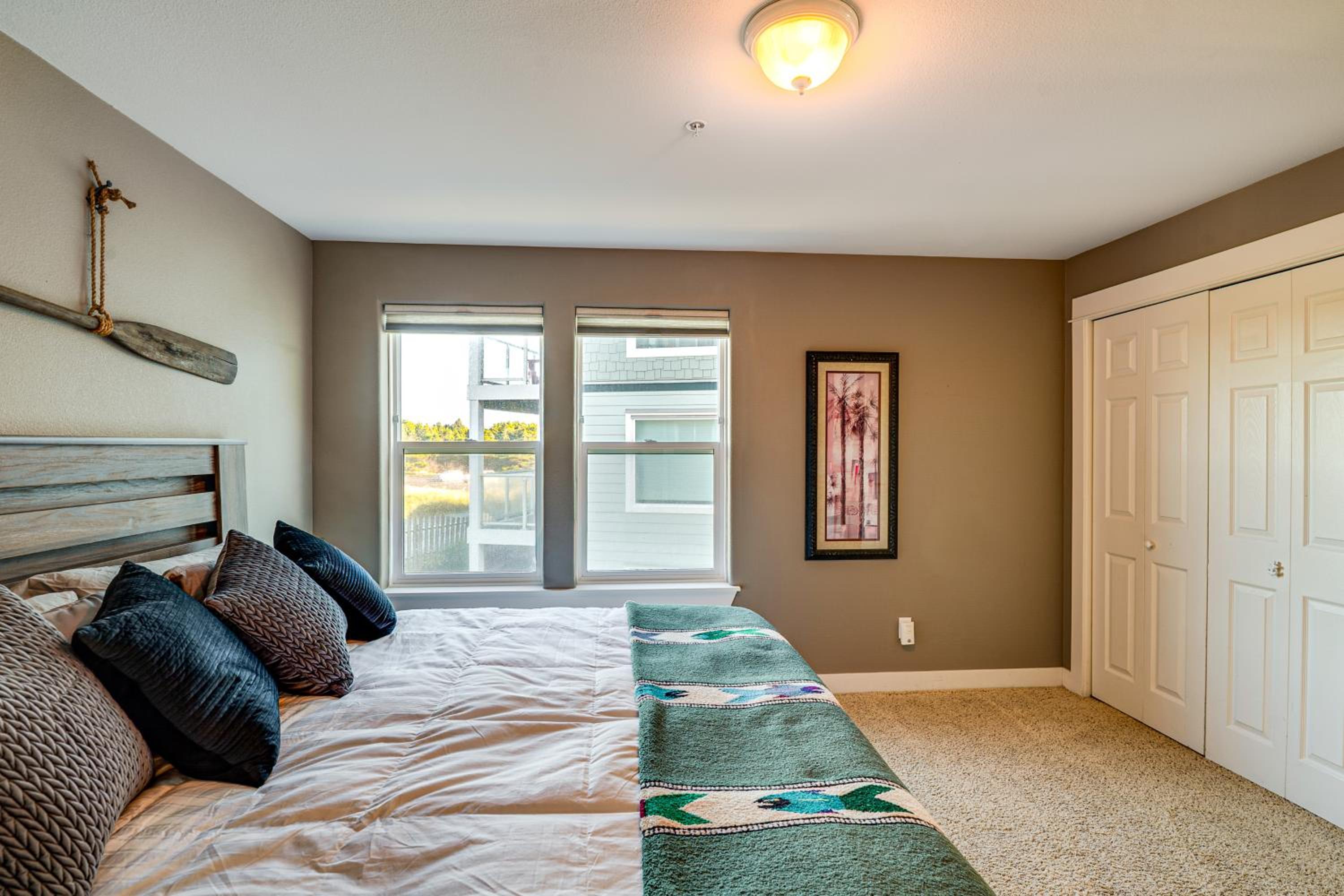 Beach Access and Community Perks! Westport Hideaway