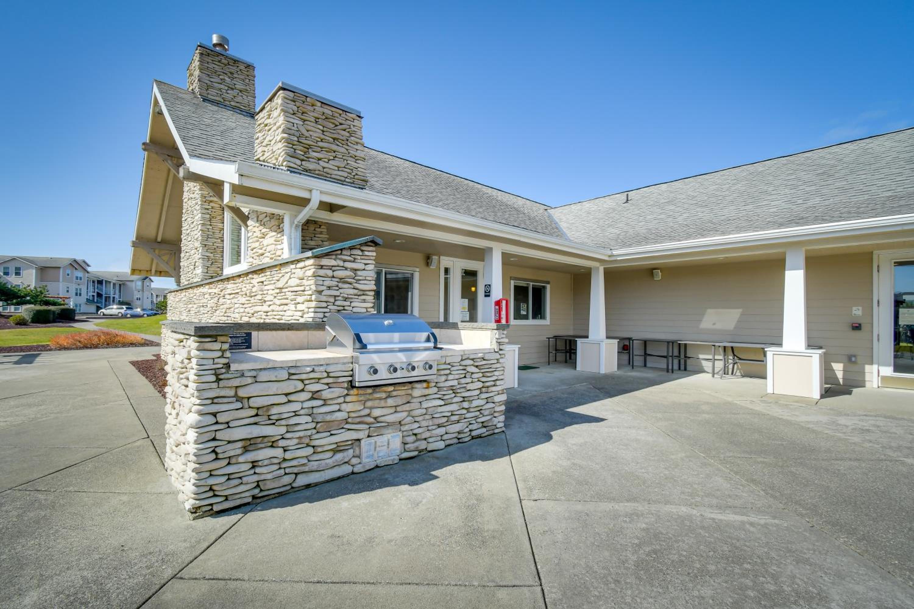 Beach Access and Community Perks! Westport Hideaway
