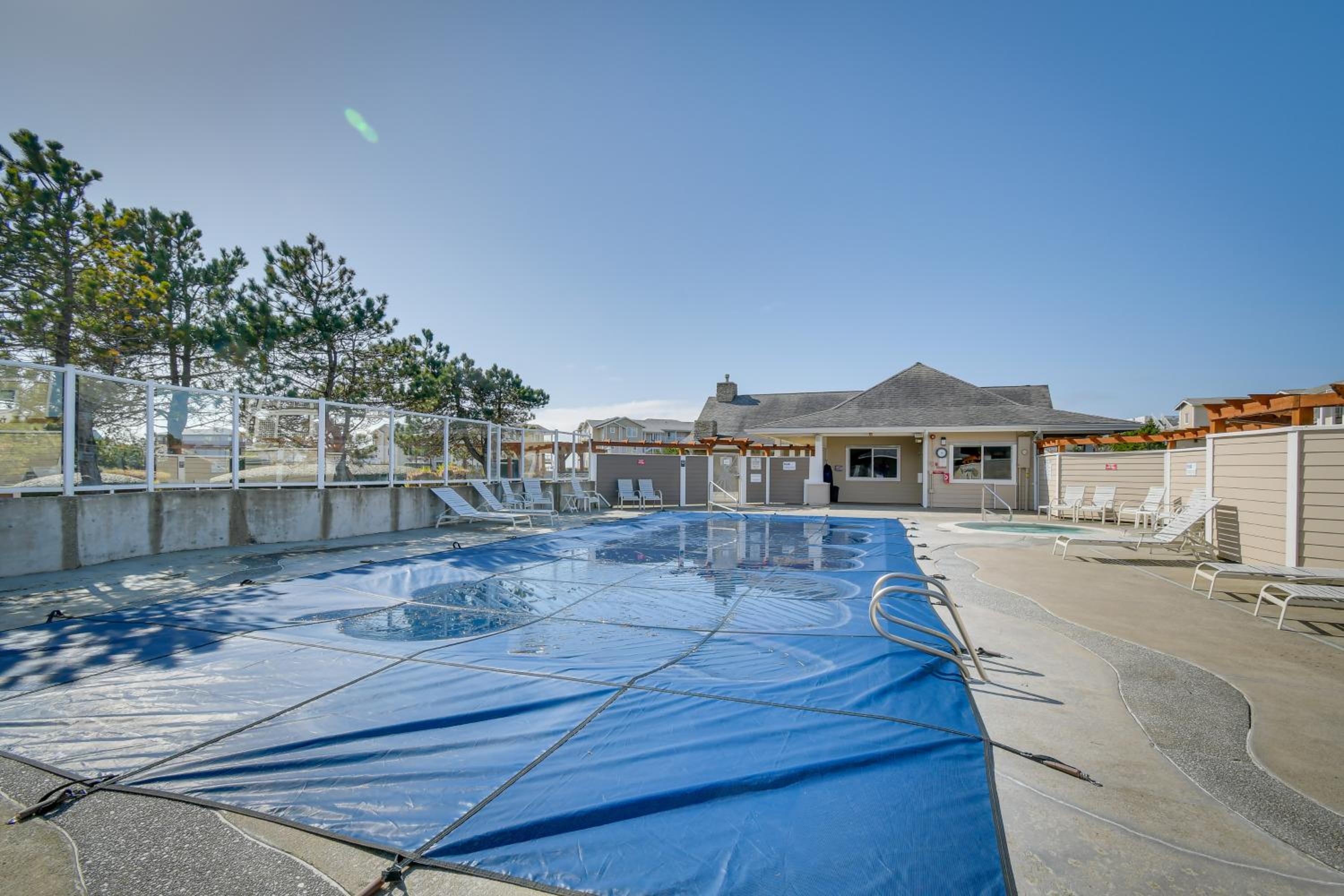 Beach Access and Community Perks! Westport Hideaway