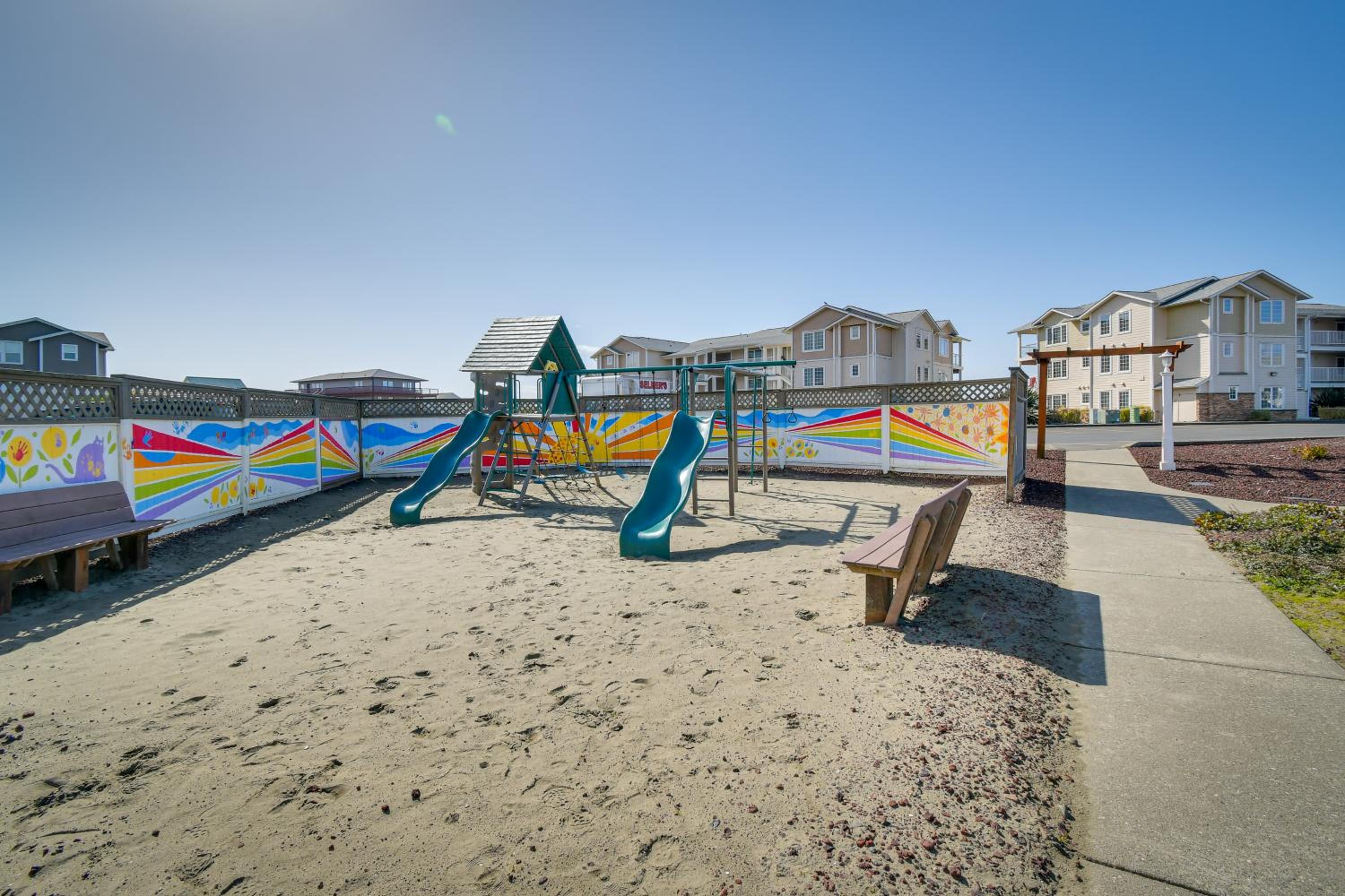 Beach Access and Community Perks! Westport Hideaway