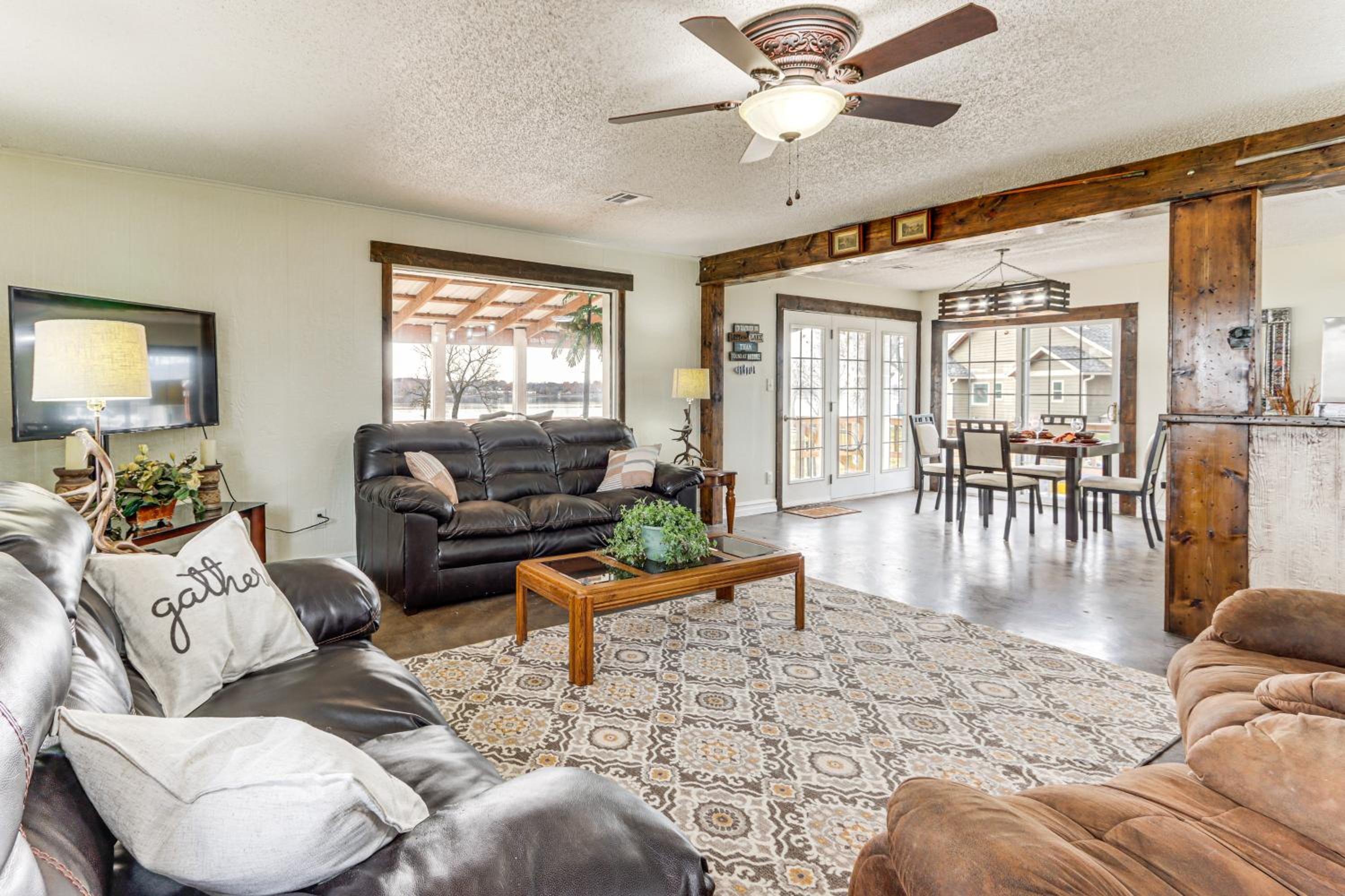 Deck and Yard Wolf Creek Waterfront Home in Grove!