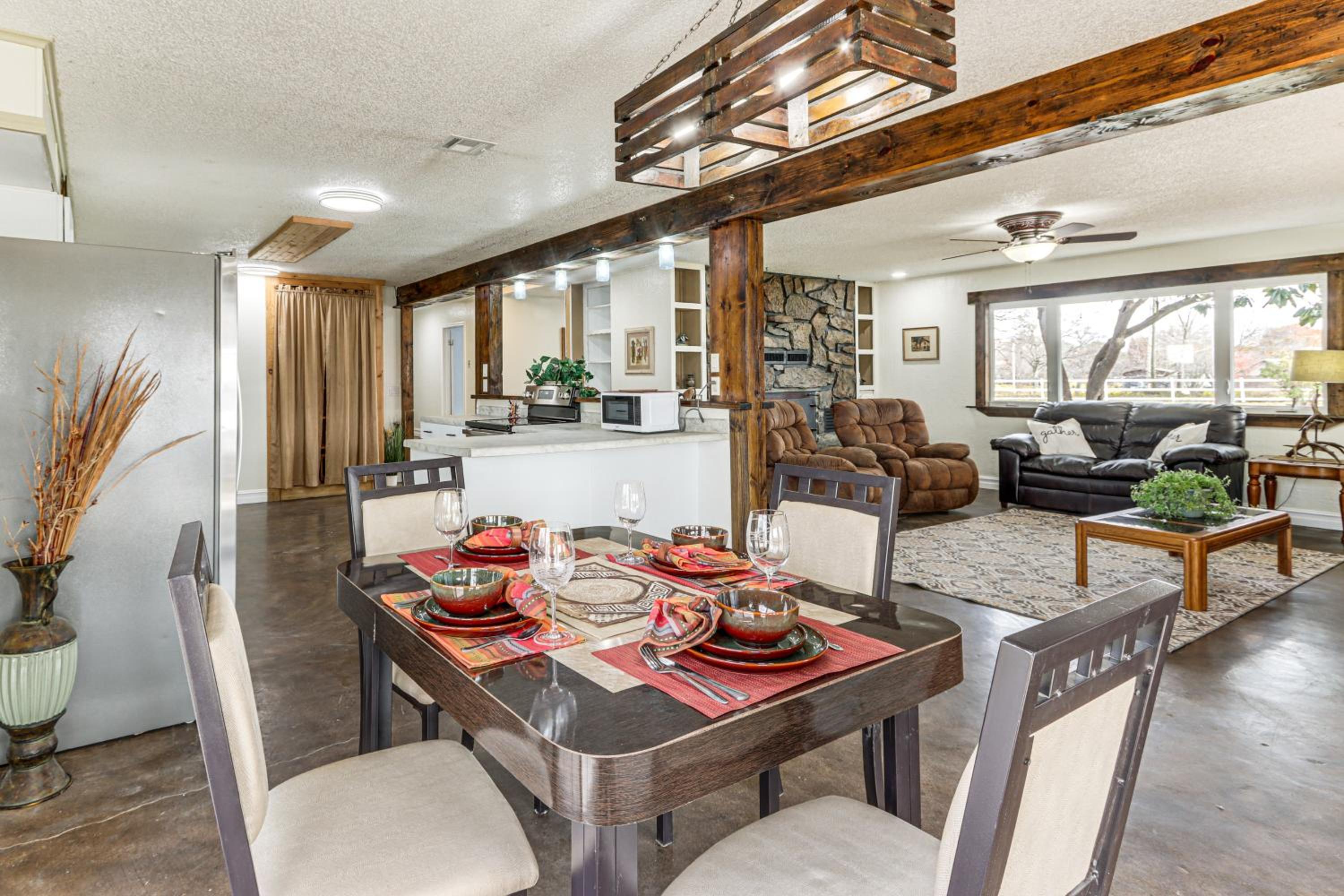 Deck and Yard Wolf Creek Waterfront Home in Grove!