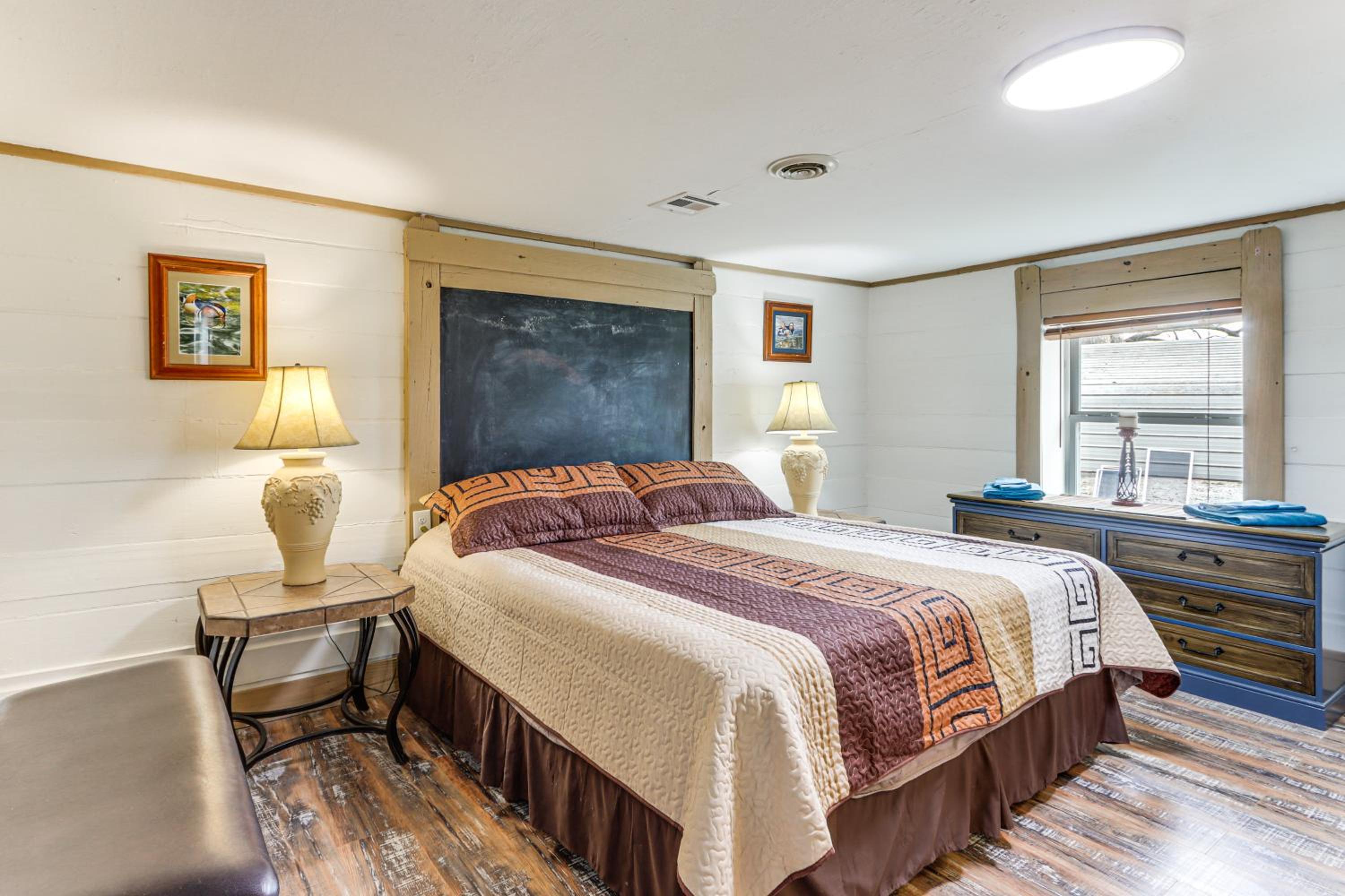 Deck and Yard Wolf Creek Waterfront Home in Grove!