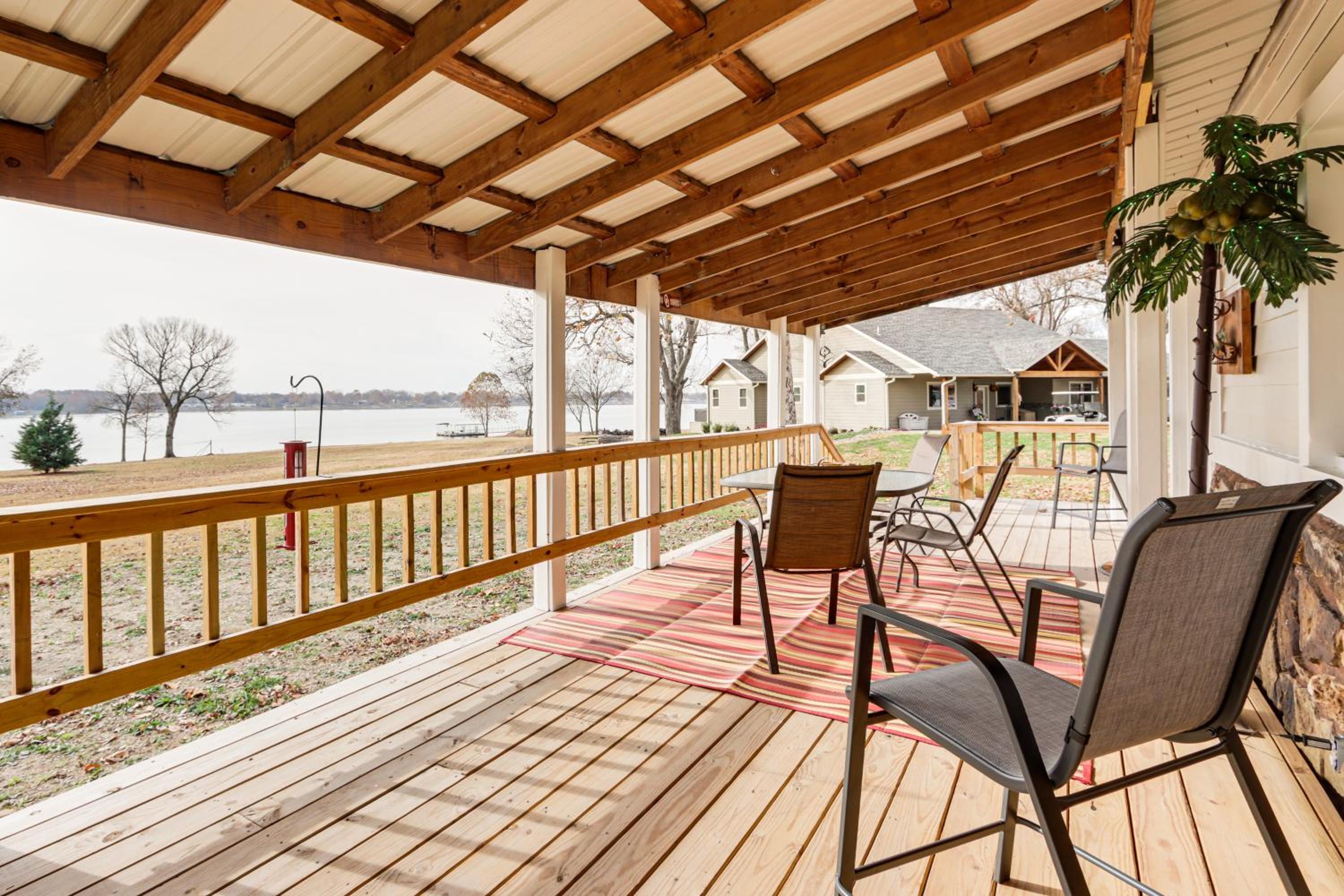 Deck and Yard Wolf Creek Waterfront Home in Grove!