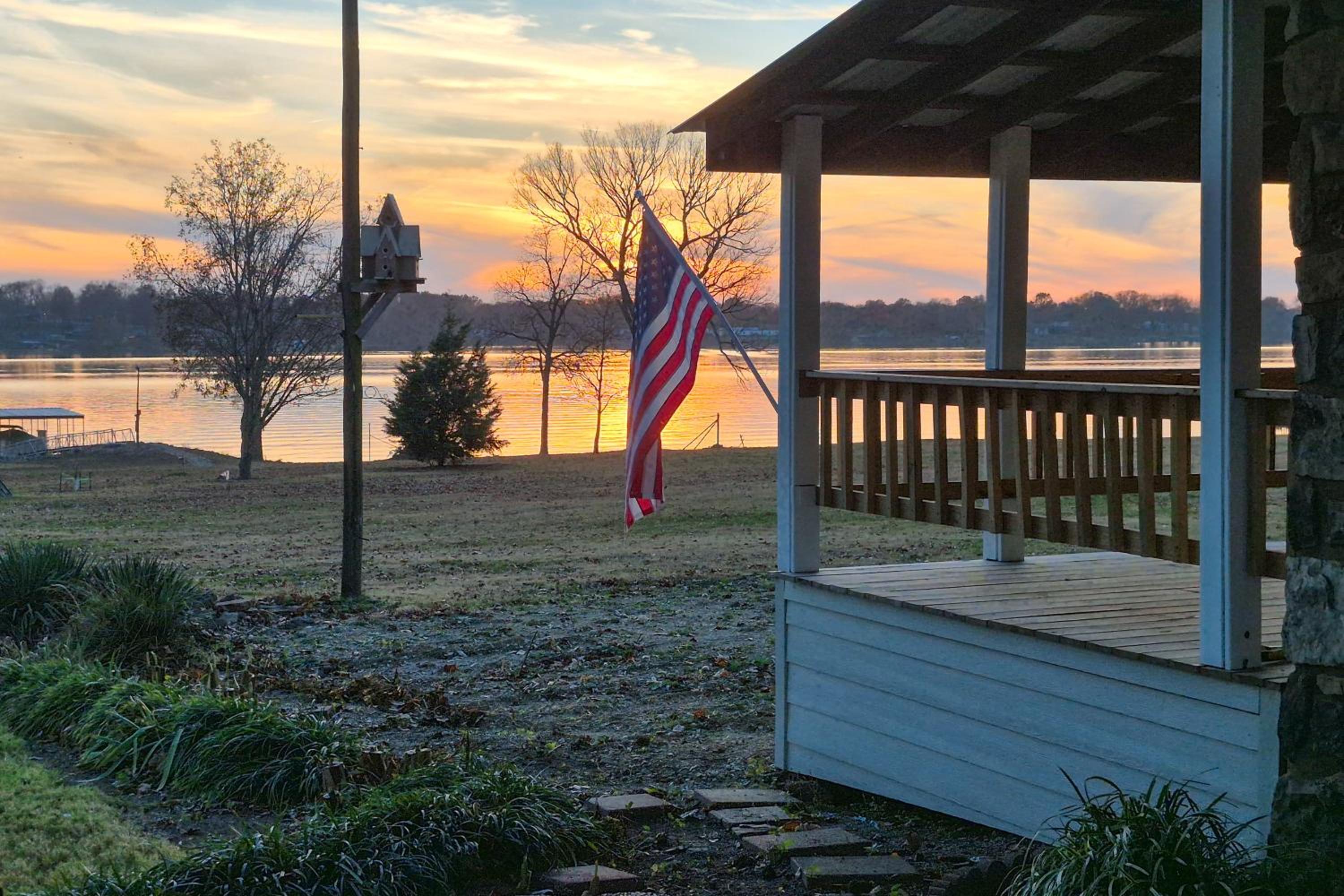 Deck and Yard Wolf Creek Waterfront Home in Grove!