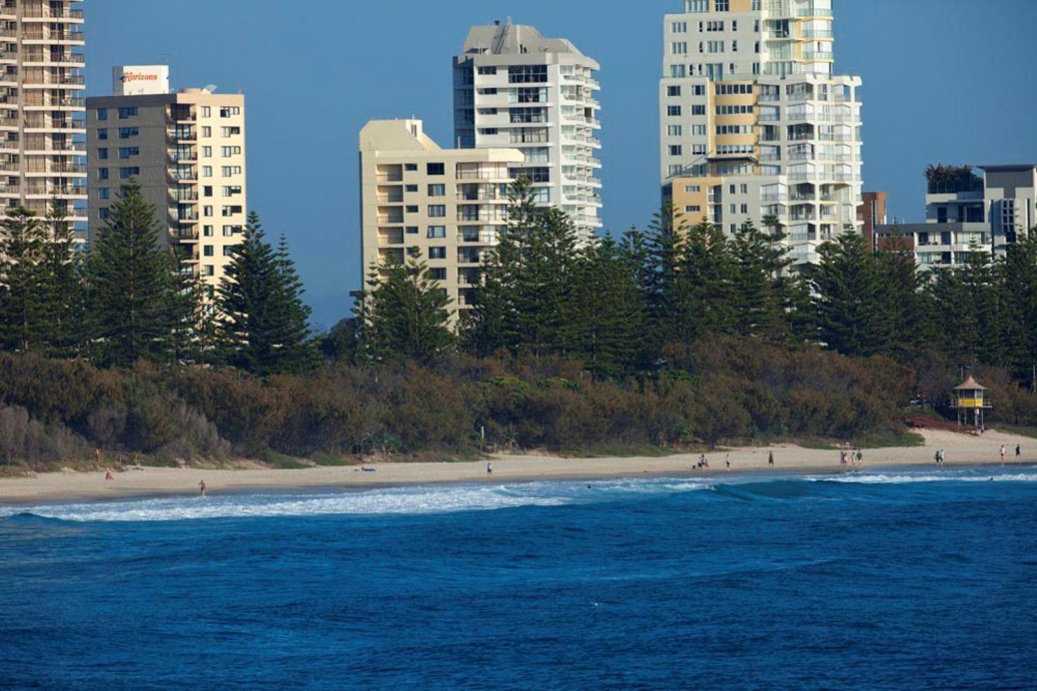 Absolute Burleigh Beachfront - Stylish 2BR Oceanview Stay