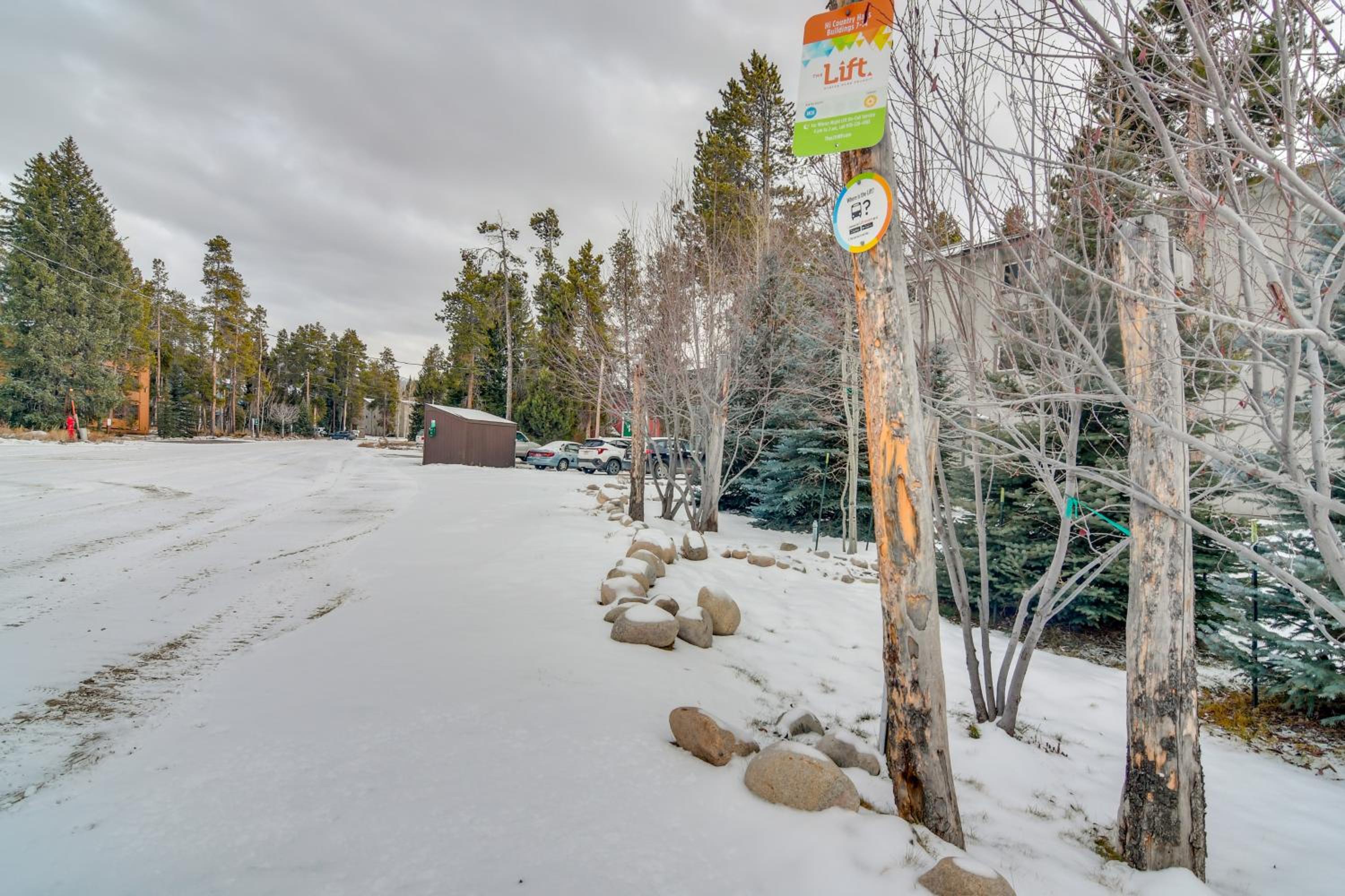 3BR Riverfront Retreat! Mtn Views, Community Perks