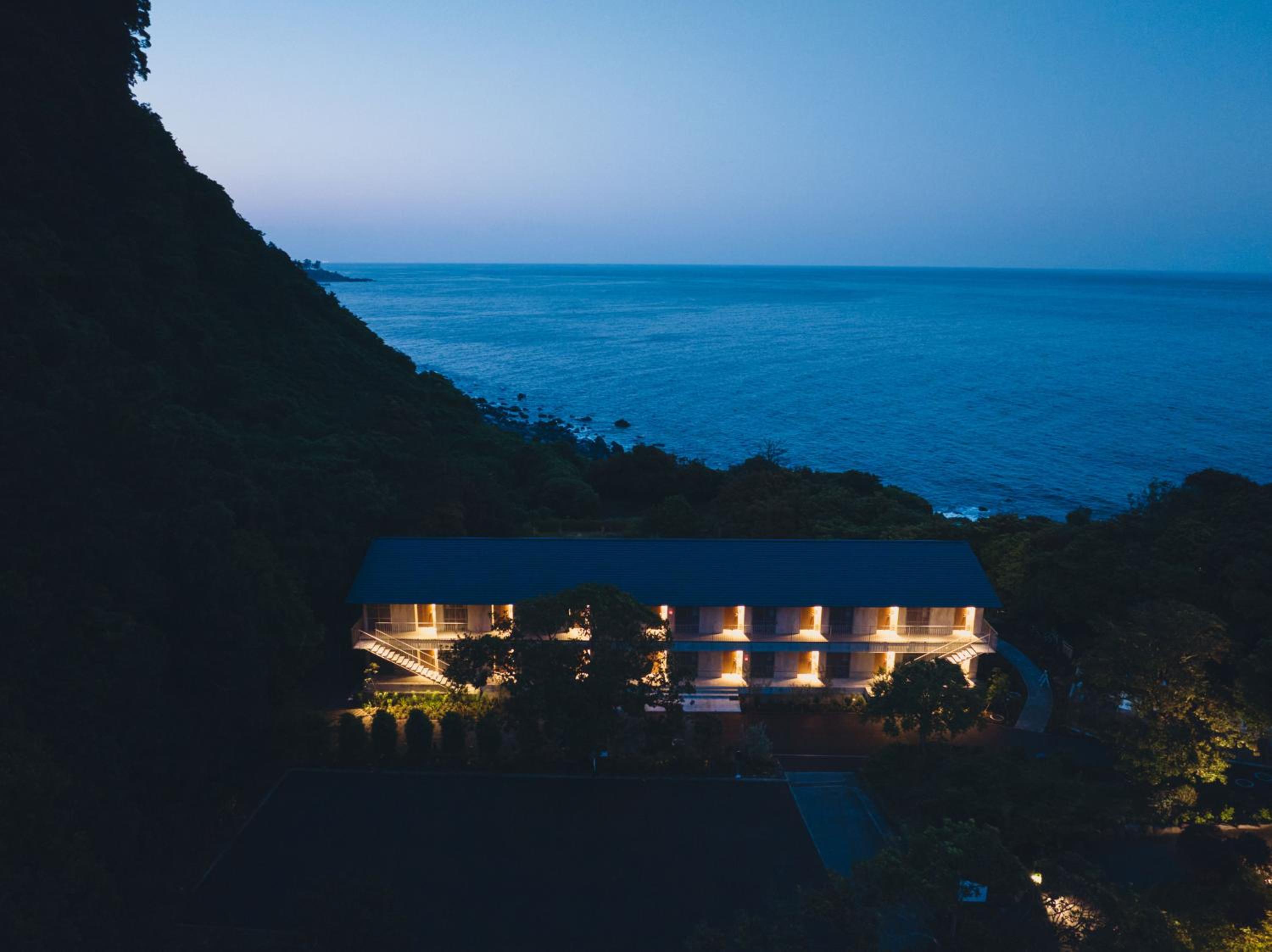 SANU 2nd Home Izu 1st