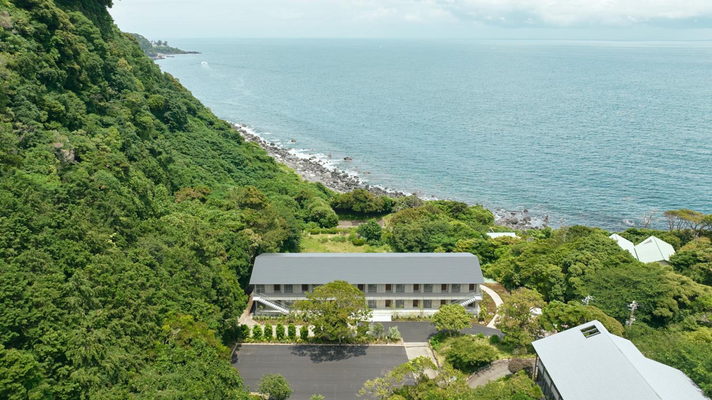 SANU 2nd Home Izu 1st
